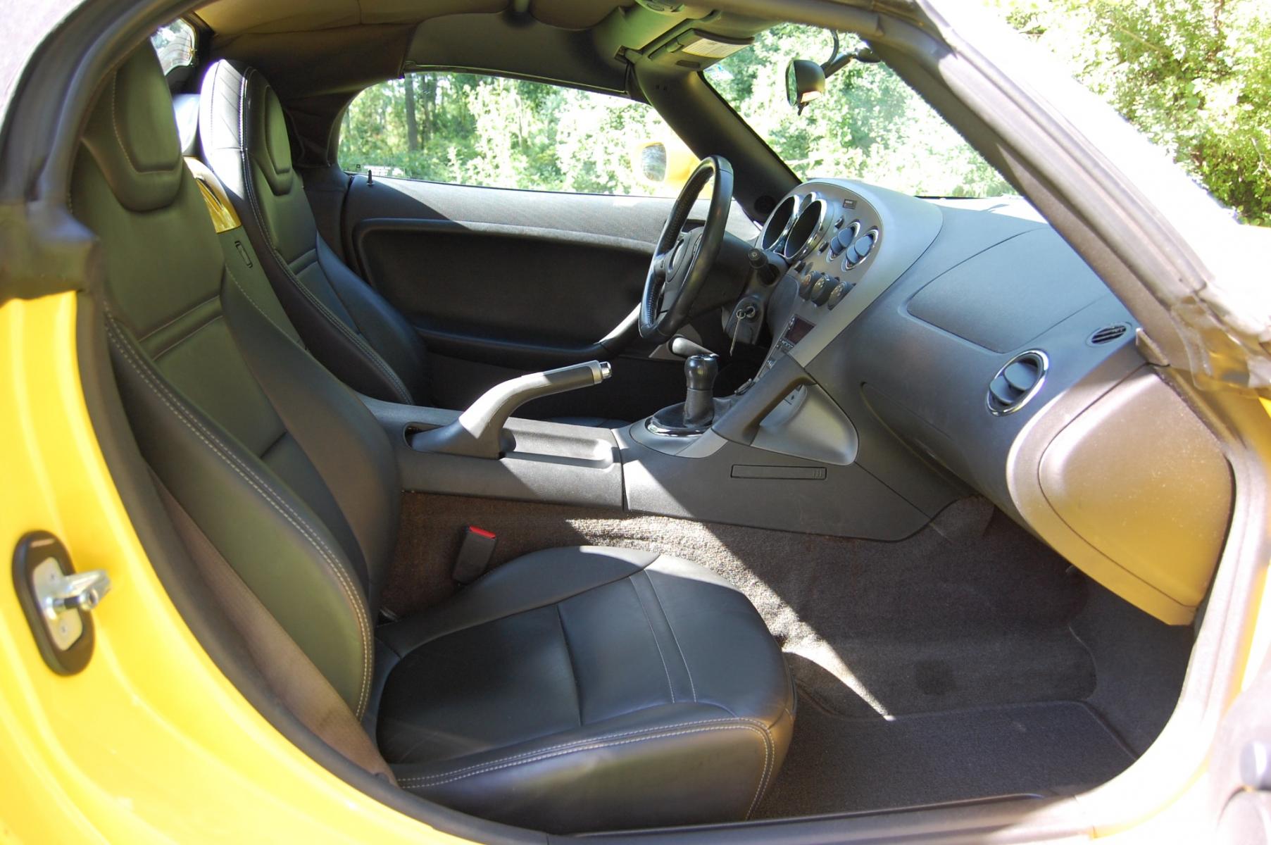 2007 Yellow /Black Leather Pontiac Solstice Base (1G2MB35B97Y) with an 2.4L L4 DOHC 16V engine, Manual transmission, located at 6528 Lower York Road, New Hope, PA, 18938, (215) 862-9555, 40.358707, -74.977882 - Here we have a Pontiac Solstice with a 2.4L 4 cylinder engine putting power to the rear wheels via a 5 speed manual transmission. The interior offers black leather, cruise control, tilt steering wheel, A/C, roll up windows, manual locks, AM/FM/CD/AUX radio, drivers/passengers front airbags for safet - Photo #23