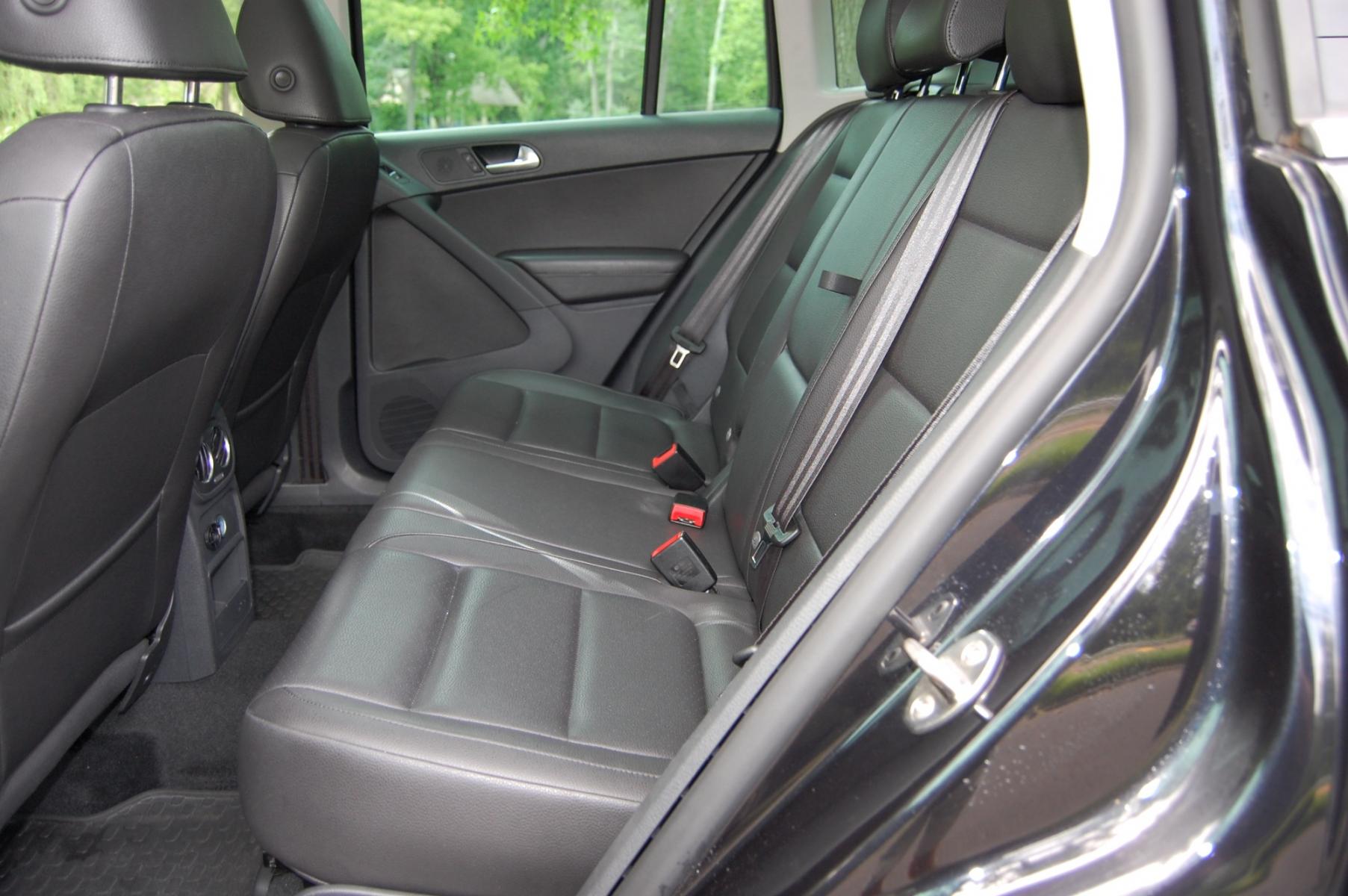 2012 Black /Black Leather Volkswagen Tiguan SE 4Motion (WVGBV7AX8CW) with an 2.0L L4 DOHC 16V TURBO engine, 6-Speed Automatic transmission, located at 6528 Lower York Road, New Hope, PA, 18938, (215) 862-9555, 40.358707, -74.977882 - Photo #10
