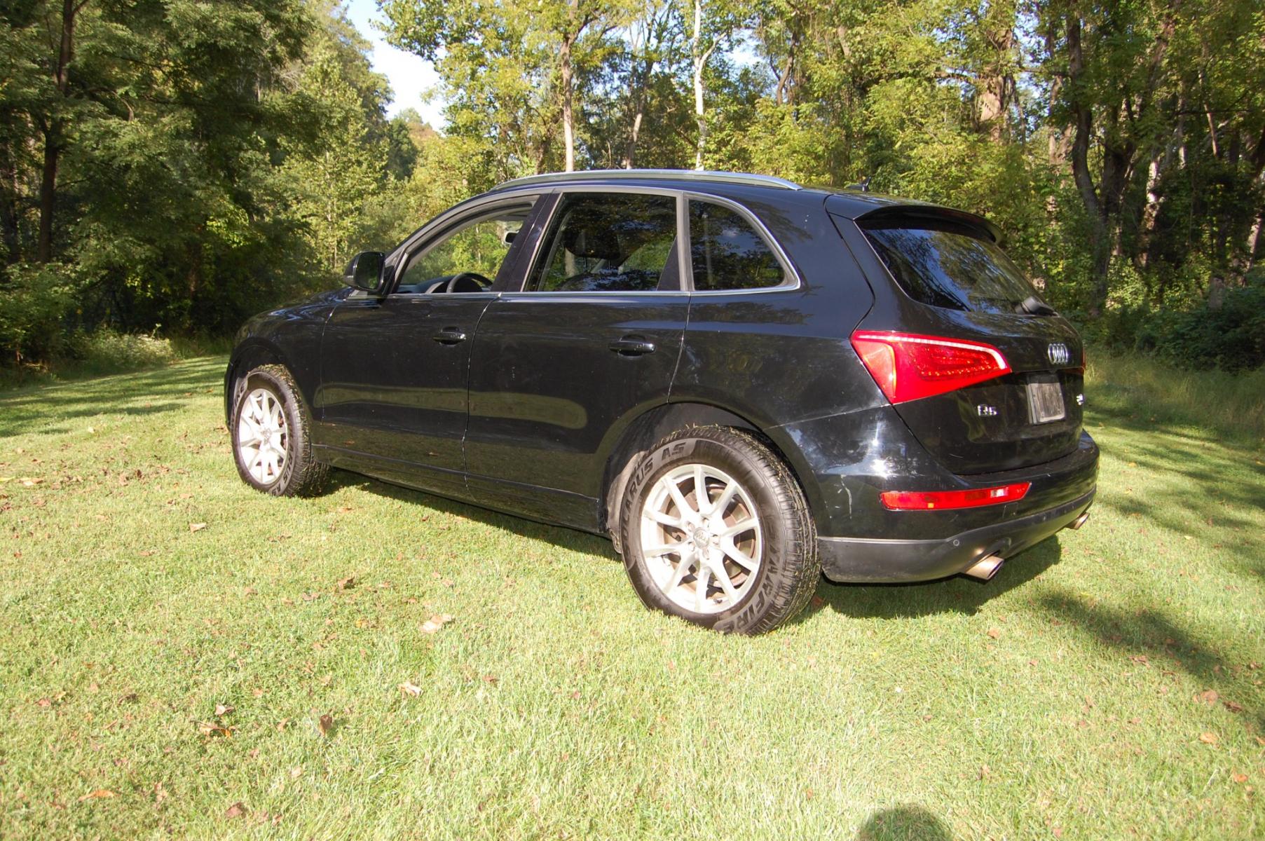 2011 Black /Black Leather Audi Q5 2.0 quattro Premium Plus (WA1LFAFP1BA) with an 2.0L L4 DOHC 16V engine, 6-Speed Automatic transmission, located at 6528 Lower York Road, New Hope, PA, 18938, (215) 862-9555, 40.358707, -74.977882 - Here for sale is a nice 2011 Audi Q5 Premium Plus. This vehicle has a Reconstructed PA title but is is great running and driving condition. Under the hood is a strong running 2.0 liter turbocharged 4 cylinder which puts power to the Quattro AWD system via a smooth shifting automatic transmission. - Photo #9