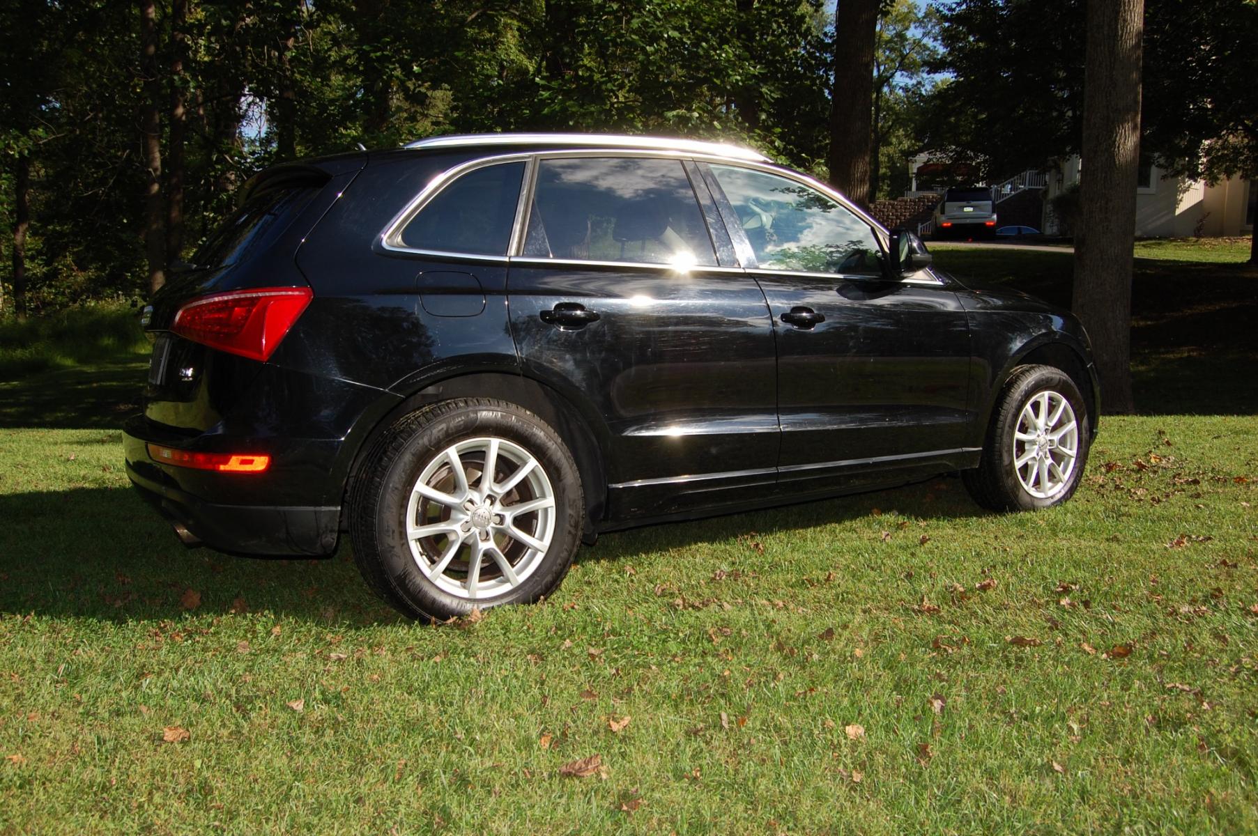 2011 Black /Black Leather Audi Q5 2.0 quattro Premium Plus (WA1LFAFP1BA) with an 2.0L L4 DOHC 16V engine, 6-Speed Automatic transmission, located at 6528 Lower York Road, New Hope, PA, 18938, (215) 862-9555, 40.358707, -74.977882 - Here for sale is a nice 2011 Audi Q5 Premium Plus. This vehicle has a Reconstructed PA title but is is great running and driving condition. Under the hood is a strong running 2.0 liter turbocharged 4 cylinder which puts power to the Quattro AWD system via a smooth shifting automatic transmission. - Photo #7