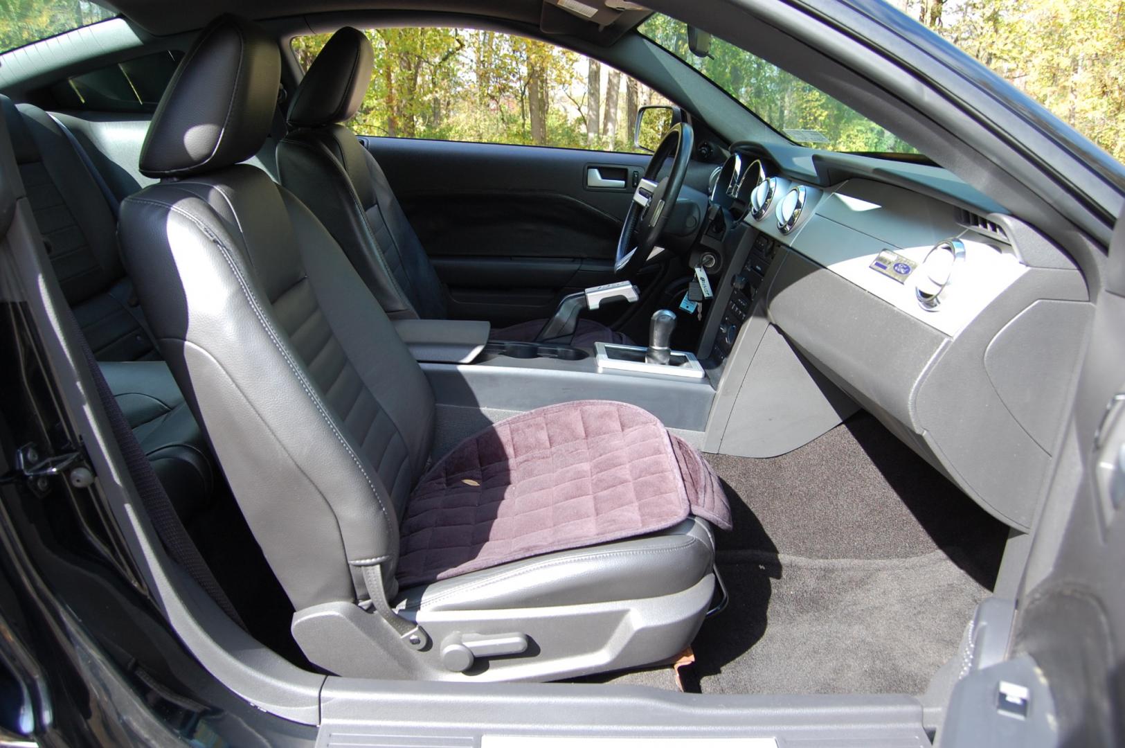 2005 Black /Black leather Ford Mustang GT Premium Coupe (1ZVHT82H455) with an 4.6L V8 SOHC 24V engine, 5 Speed Manual transmission, located at 6528 Lower York Road, New Hope, PA, 18938, (215) 862-9555, 40.358707, -74.977882 - Photo#20