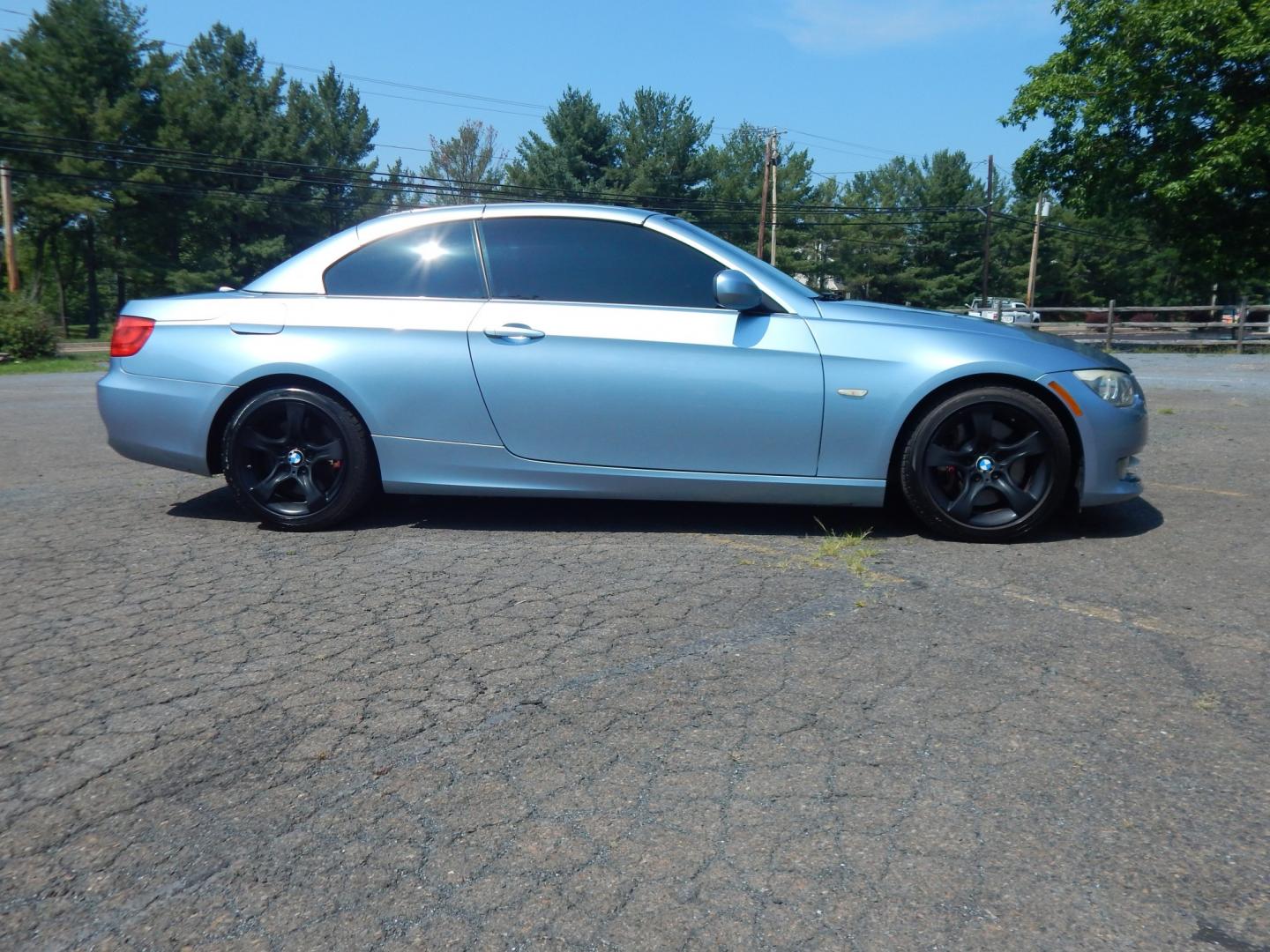 2012 Blue /Gray BMW 3-Series (WBADX7C50CE) with an 3.0L L6 DOHC 24V turbocharged engine, Automatic transmission, located at 6528 Lower York Road, New Hope, PA, 18938, (215) 862-9555, 40.358707, -74.977882 - Here for sale is a 2012 BMW 335i Hard Top Convertible. Under the hood is a strong running 3.0 liter turbocharged inline 6 cylinder which puts power to the rear wheels via a smooth shifting automatic transmission with paddle shifters. Features include; Gray leather interior, keyless entry system,- Photo#4