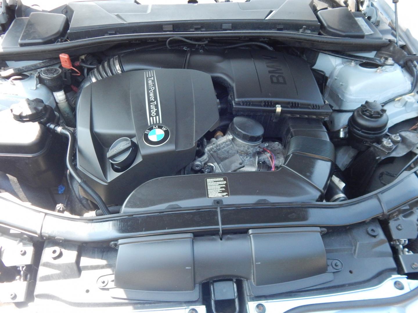 2012 Blue /Gray BMW 3-Series (WBADX7C50CE) with an 3.0L L6 DOHC 24V turbocharged engine, Automatic transmission, located at 6528 Lower York Road, New Hope, PA, 18938, (215) 862-9555, 40.358707, -74.977882 - Here for sale is a 2012 BMW 335i Hard Top Convertible. Under the hood is a strong running 3.0 liter turbocharged inline 6 cylinder which puts power to the rear wheels via a smooth shifting automatic transmission with paddle shifters. Features include; Gray leather interior, keyless entry system,- Photo#16