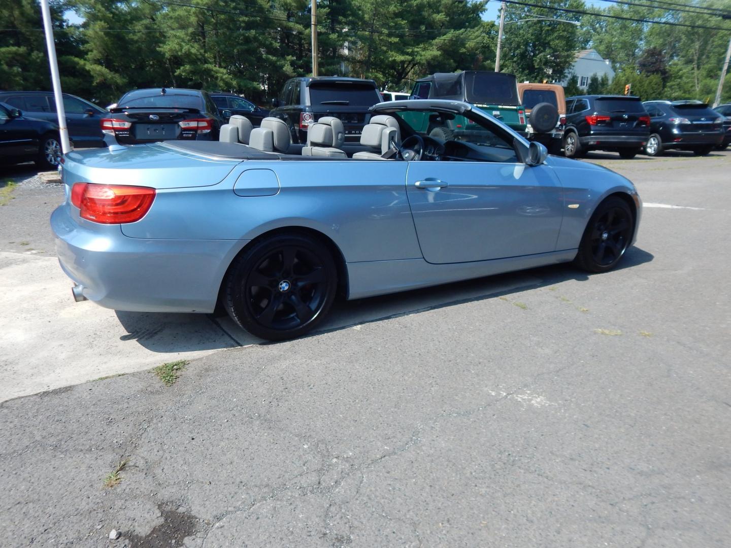 2012 Blue /Gray BMW 3-Series (WBADX7C50CE) with an 3.0L L6 DOHC 24V turbocharged engine, Automatic transmission, located at 6528 Lower York Road, New Hope, PA, 18938, (215) 862-9555, 40.358707, -74.977882 - Here for sale is a 2012 BMW 335i Hard Top Convertible. Under the hood is a strong running 3.0 liter turbocharged inline 6 cylinder which puts power to the rear wheels via a smooth shifting automatic transmission with paddle shifters. Features include; Gray leather interior, keyless entry system,- Photo#23
