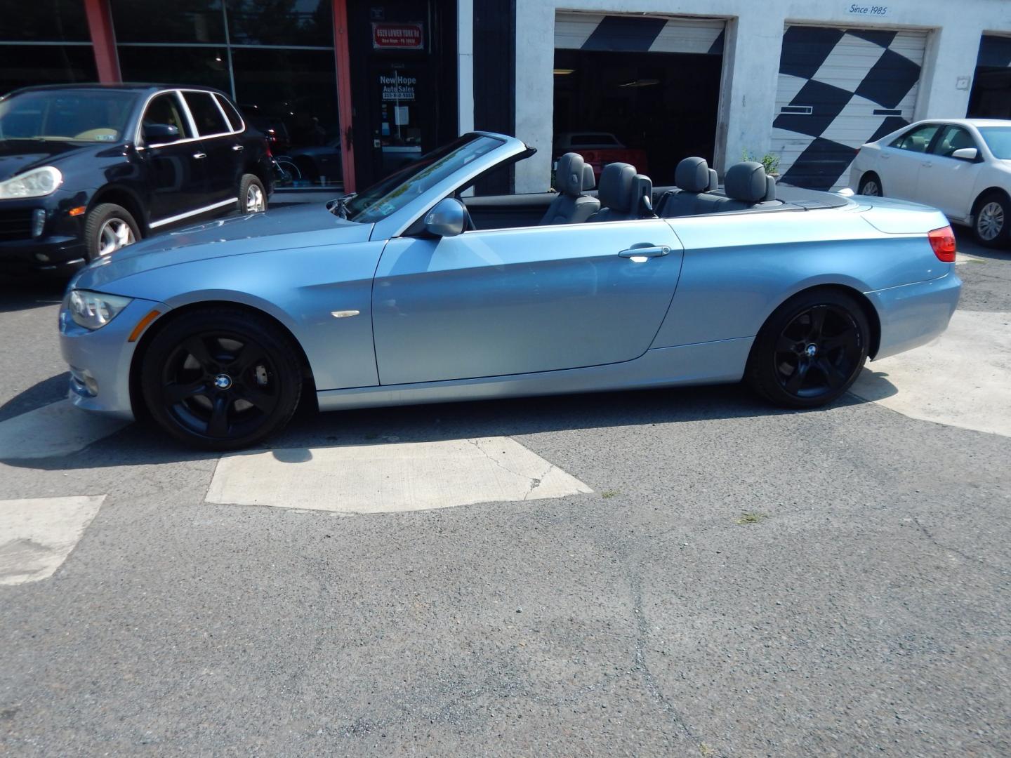 2012 Blue /Gray BMW 3-Series (WBADX7C50CE) with an 3.0L L6 DOHC 24V turbocharged engine, Automatic transmission, located at 6528 Lower York Road, New Hope, PA, 18938, (215) 862-9555, 40.358707, -74.977882 - Here for sale is a 2012 BMW 335i Hard Top Convertible. Under the hood is a strong running 3.0 liter turbocharged inline 6 cylinder which puts power to the rear wheels via a smooth shifting automatic transmission with paddle shifters. Features include; Gray leather interior, keyless entry system,- Photo#26