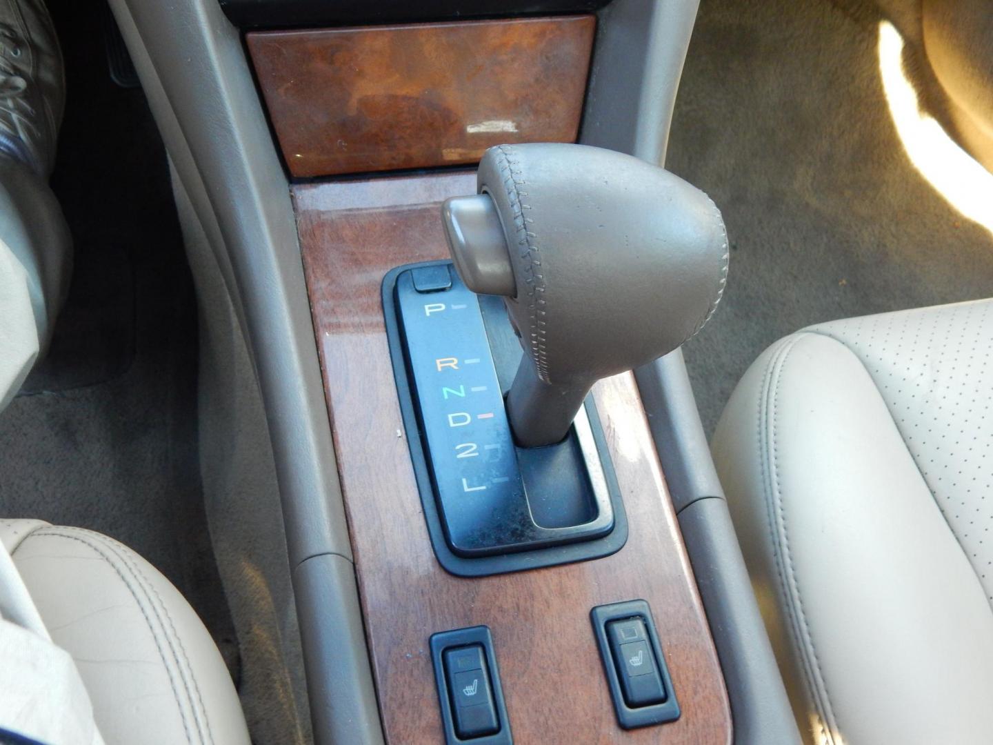 1999 Gold /Tan Leather Lexus ES 300 Base (JT8BF28G7X5) with an 3.0L V6 DOHC 24V engine, 4-Speed Automatic Overdrive transmission, located at 6528 Lower York Road, New Hope, PA, 18938, (215) 862-9555, 40.358707, -74.977882 - Photo#22