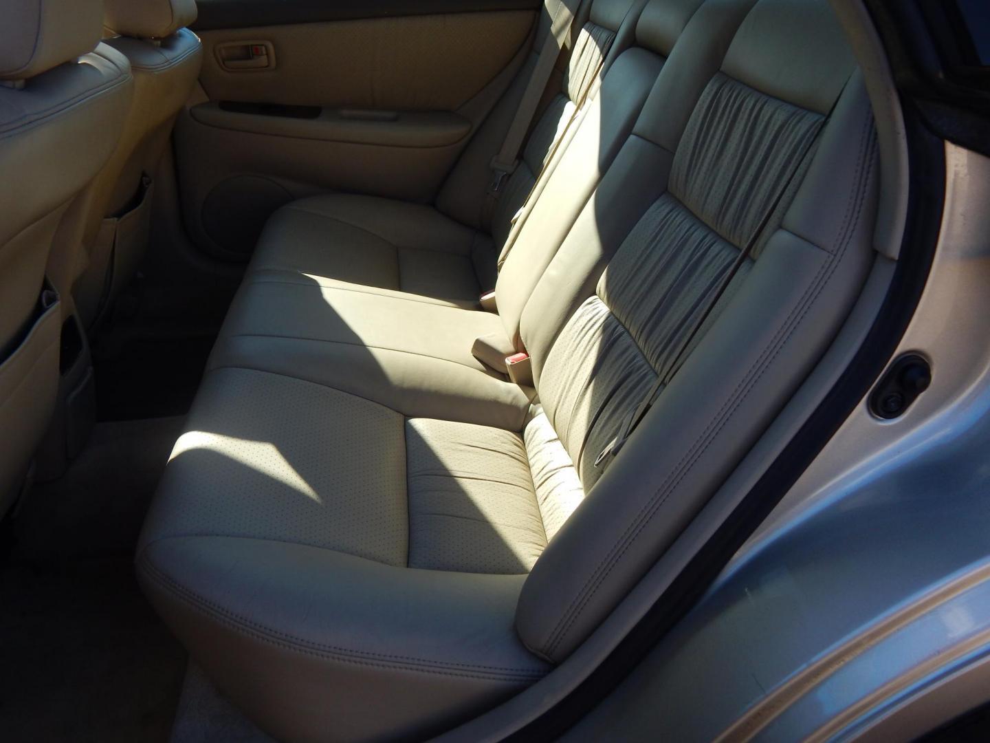 1999 Gold /Tan Leather Lexus ES 300 Base (JT8BF28G7X5) with an 3.0L V6 DOHC 24V engine, 4-Speed Automatic Overdrive transmission, located at 6528 Lower York Road, New Hope, PA, 18938, (215) 862-9555, 40.358707, -74.977882 - Photo#9