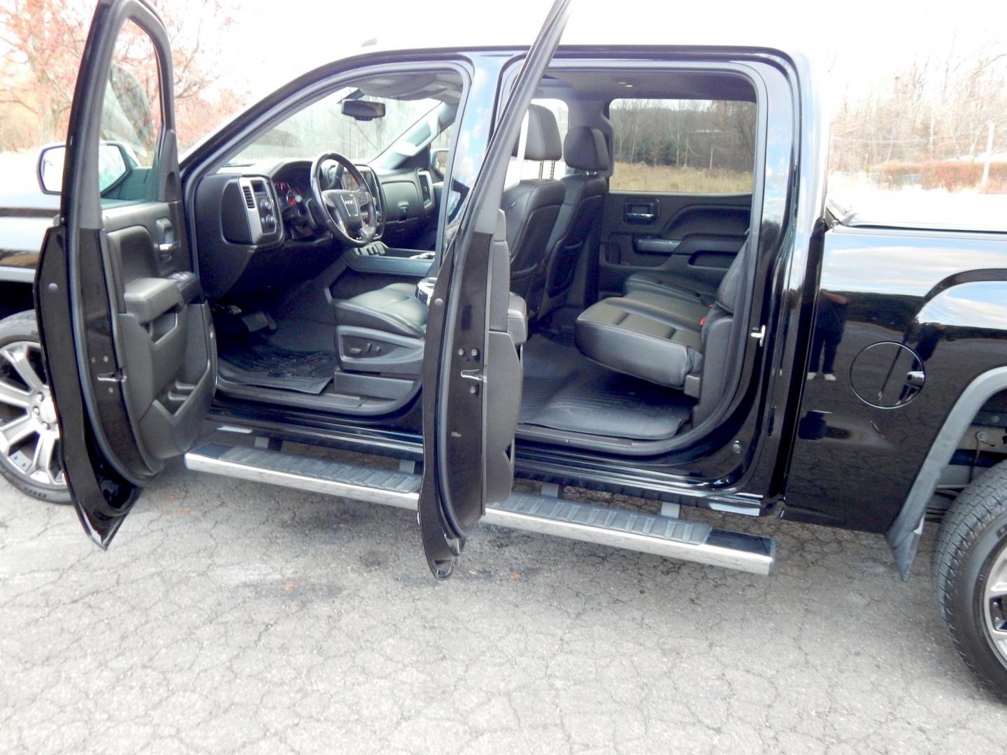 2014 Black /Black Leather GMC Sierra 1500 SLT Crew Cab 4WD (3GTU2VEC1EG) with an 5.3L V8 OHV 16V engine, 6-Speed Automatic transmission, located at 6528 Lower York Road, New Hope, PA, 18938, (215) 862-9555, 40.358707, -74.977882 - Here we have a beautiful GMC Sierra All Terrain 1500 SLT with a 5.3L V8 putting power to the ground via a 4x4 automatic transmission. Options include: black leather, keyless entry, 2 keys, cruise control, tilt steering wheel, AM/FM/CD/BLUETOOTH, navigation, back up camera, heated steering wheel, pow - Photo#16