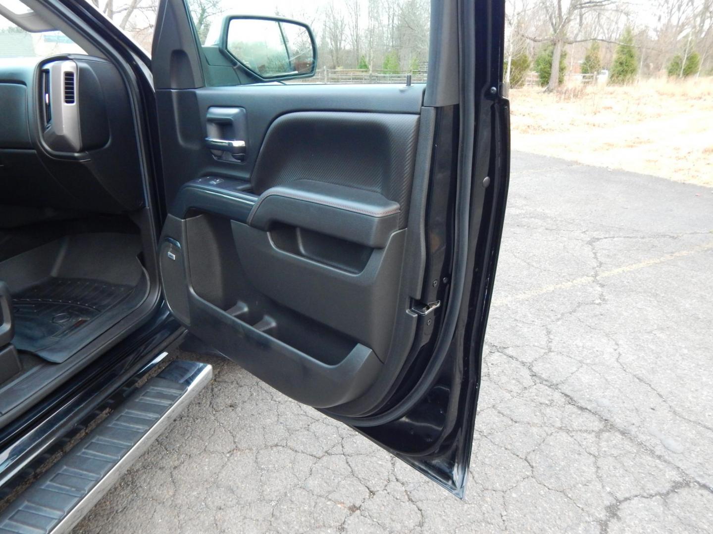 2014 Black /Black Leather GMC Sierra 1500 SLT Crew Cab 4WD (3GTU2VEC1EG) with an 5.3L V8 OHV 16V engine, 6-Speed Automatic transmission, located at 6528 Lower York Road, New Hope, PA, 18938, (215) 862-9555, 40.358707, -74.977882 - Here we have a beautiful GMC Sierra All Terrain 1500 SLT with a 5.3L V8 putting power to the ground via a 4x4 automatic transmission. Options include: black leather, keyless entry, 2 keys, cruise control, tilt steering wheel, AM/FM/CD/BLUETOOTH, navigation, back up camera, heated steering wheel, pow - Photo#18