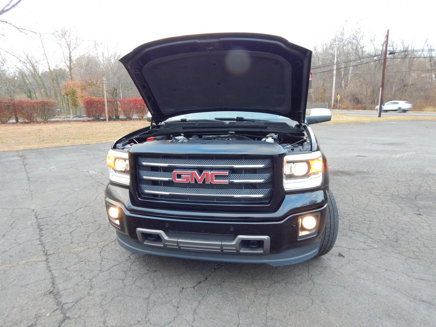 2014 Black /Black Leather GMC Sierra 1500 SLT Crew Cab 4WD (3GTU2VEC1EG) with an 5.3L V8 OHV 16V engine, 6-Speed Automatic transmission, located at 6528 Lower York Road, New Hope, PA, 18938, (215) 862-9555, 40.358707, -74.977882 - Here we have a beautiful GMC Sierra All Terrain 1500 SLT with a 5.3L V8 putting power to the ground via a 4x4 automatic transmission. Options include: black leather, keyless entry, 2 keys, cruise control, tilt steering wheel, AM/FM/CD/BLUETOOTH, navigation, back up camera, heated steering wheel, pow - Photo#24