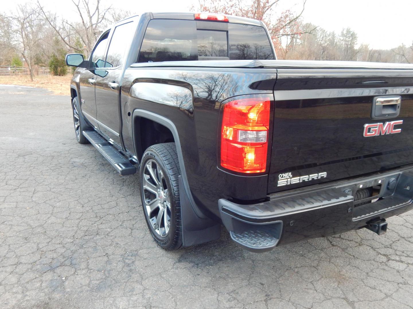 2014 Black /Black Leather GMC Sierra 1500 SLT Crew Cab 4WD (3GTU2VEC1EG) with an 5.3L V8 OHV 16V engine, 6-Speed Automatic transmission, located at 6528 Lower York Road, New Hope, PA, 18938, (215) 862-9555, 40.358707, -74.977882 - Here we have a beautiful GMC Sierra All Terrain 1500 SLT with a 5.3L V8 putting power to the ground via a 4x4 automatic transmission. Options include: black leather, keyless entry, 2 keys, cruise control, tilt steering wheel, AM/FM/CD/BLUETOOTH, navigation, back up camera, heated steering wheel, pow - Photo#5