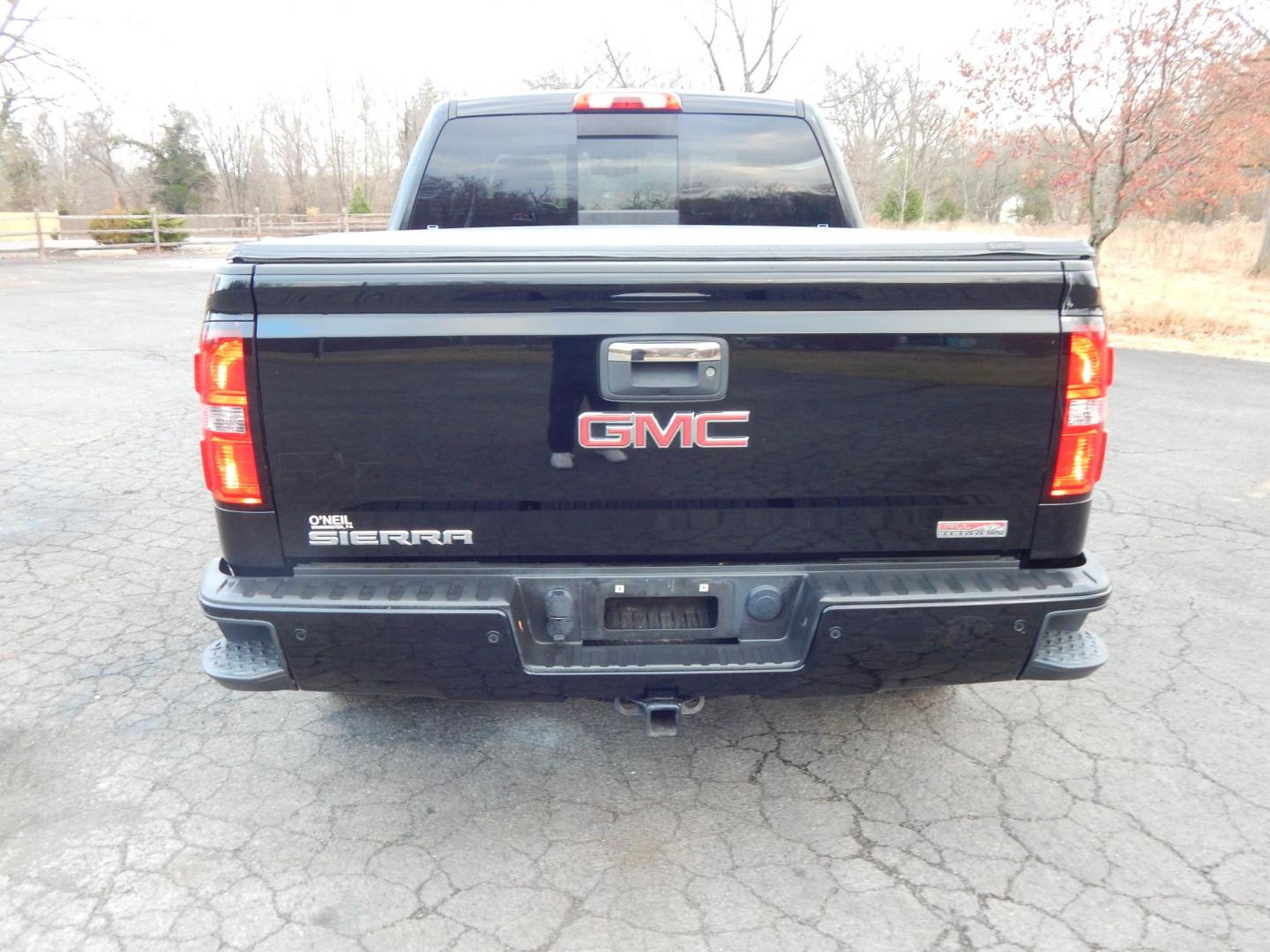 2014 Black /Black Leather GMC Sierra 1500 SLT Crew Cab 4WD (3GTU2VEC1EG) with an 5.3L V8 OHV 16V engine, 6-Speed Automatic transmission, located at 6528 Lower York Road, New Hope, PA, 18938, (215) 862-9555, 40.358707, -74.977882 - Here we have a beautiful GMC Sierra All Terrain 1500 SLT with a 5.3L V8 putting power to the ground via a 4x4 automatic transmission. Options include: black leather, keyless entry, 2 keys, cruise control, tilt steering wheel, AM/FM/CD/BLUETOOTH, navigation, back up camera, heated steering wheel, pow - Photo#9