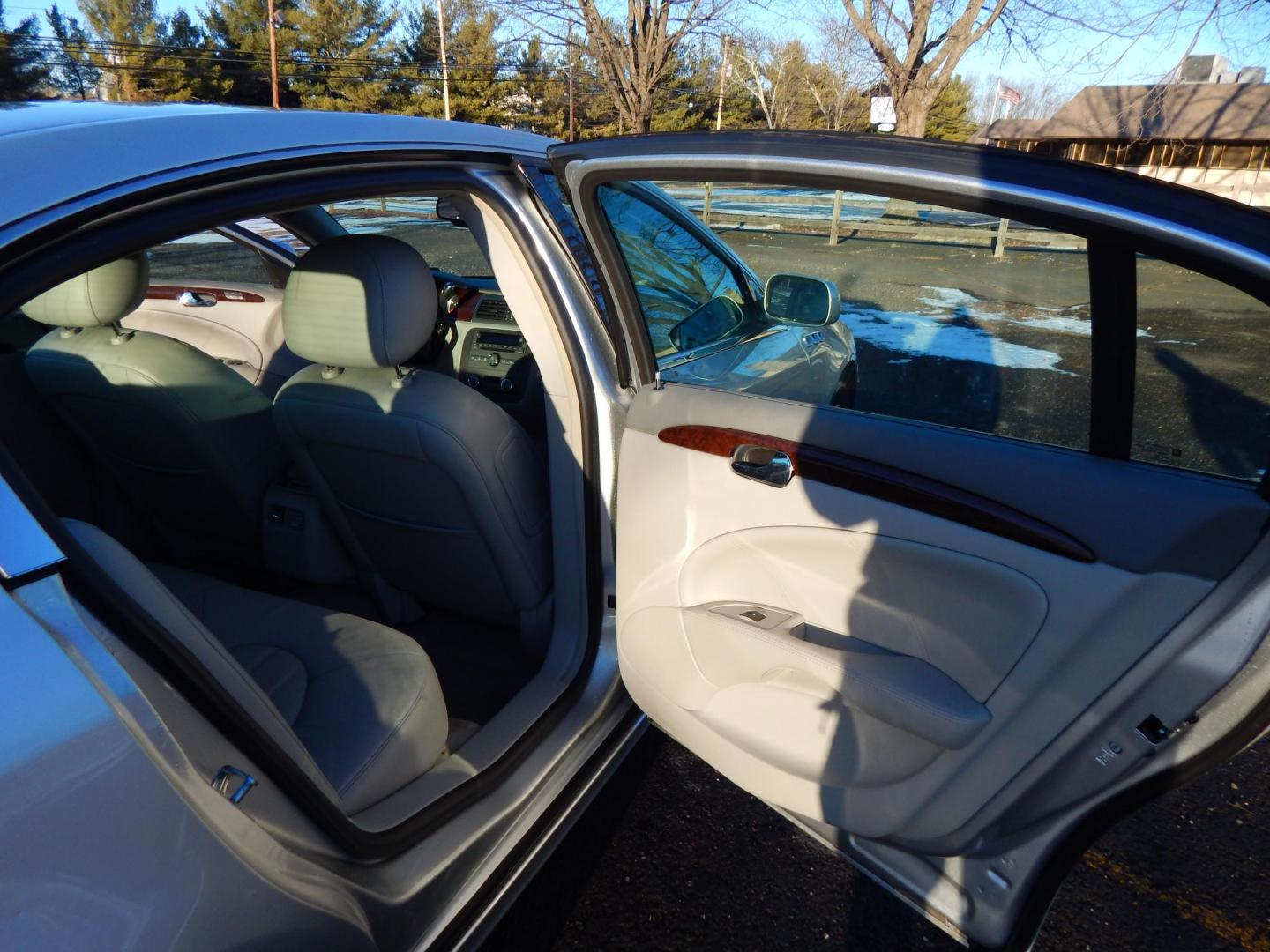 2010 Silver /Gray Leather Buick Lucerne CXL (1G4HC5EM8AU) with an 3.9L V6 OHV 12V engine, 4-Speed Automatic transmission, located at 6528 Lower York Road, New Hope, PA, 18938, (215) 862-9555, 40.358707, -74.977882 - Photo#13