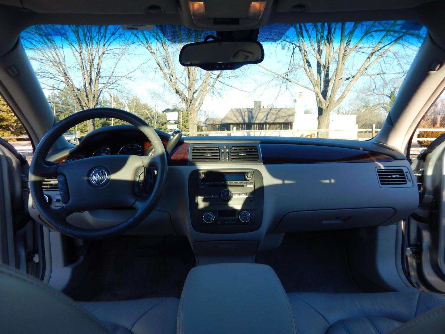 2010 Silver /Gray Leather Buick Lucerne CXL (1G4HC5EM8AU) with an 3.9L V6 OHV 12V engine, 4-Speed Automatic transmission, located at 6528 Lower York Road, New Hope, PA, 18938, (215) 862-9555, 40.358707, -74.977882 - Photo#18
