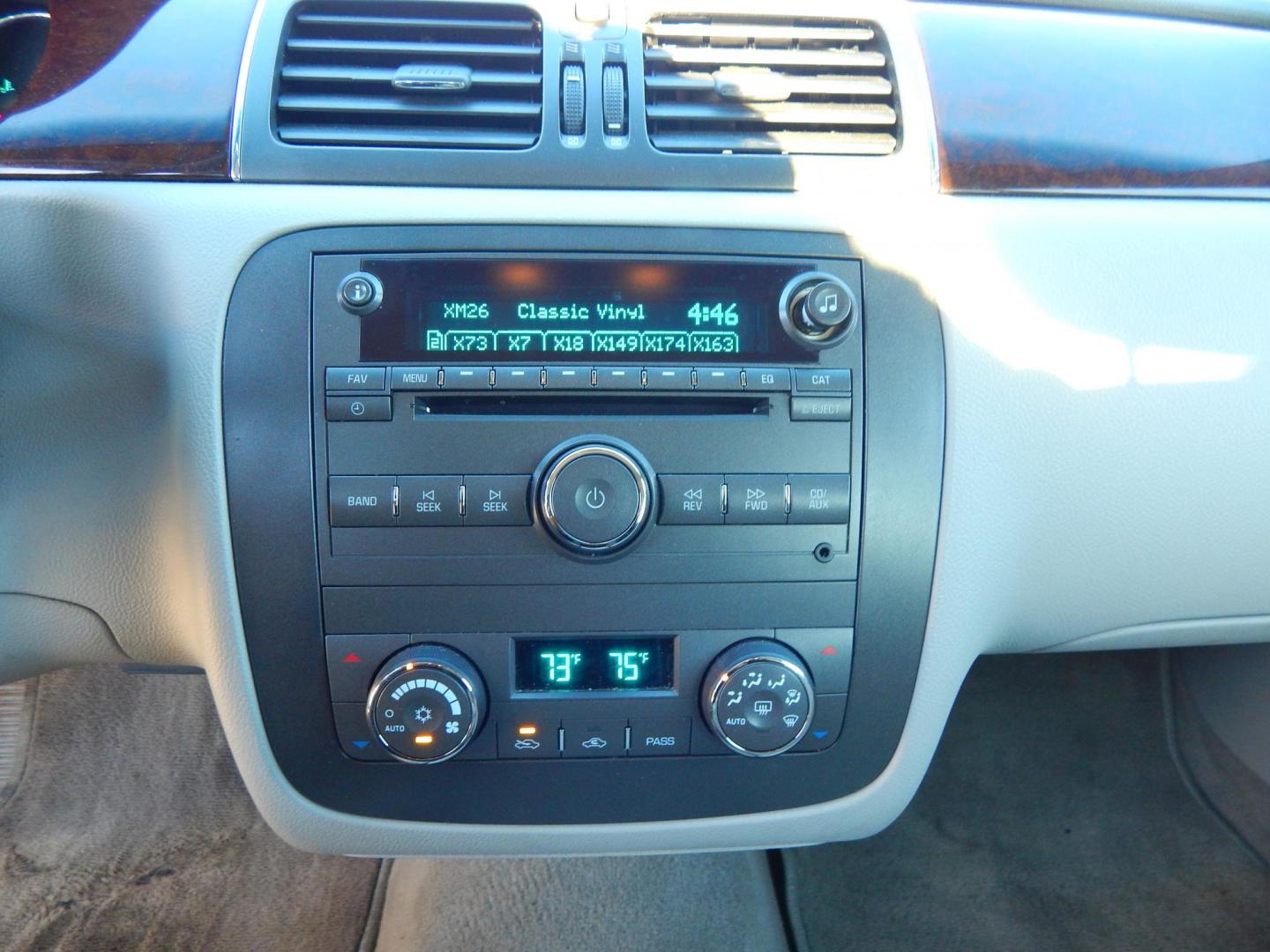 2010 Silver /Gray Leather Buick Lucerne CXL (1G4HC5EM8AU) with an 3.9L V6 OHV 12V engine, 4-Speed Automatic transmission, located at 6528 Lower York Road, New Hope, PA, 18938, (215) 862-9555, 40.358707, -74.977882 - Photo#19