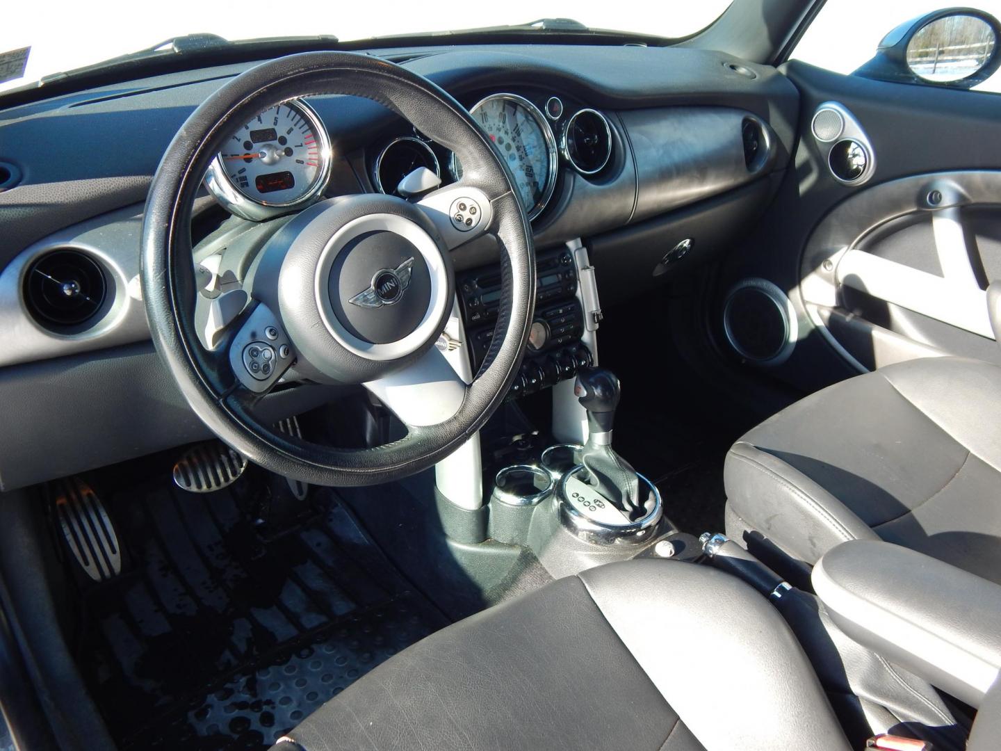 2008 Gray /Black leather Mini Cooper S Convertible (WMWRH33538T) with an 1.6L L4 DOHC 16V turbocharged engine, Automatic transmission, located at 6528 Lower York Road, New Hope, PA, 18938, (215) 862-9555, 40.358707, -74.977882 - Photo#14