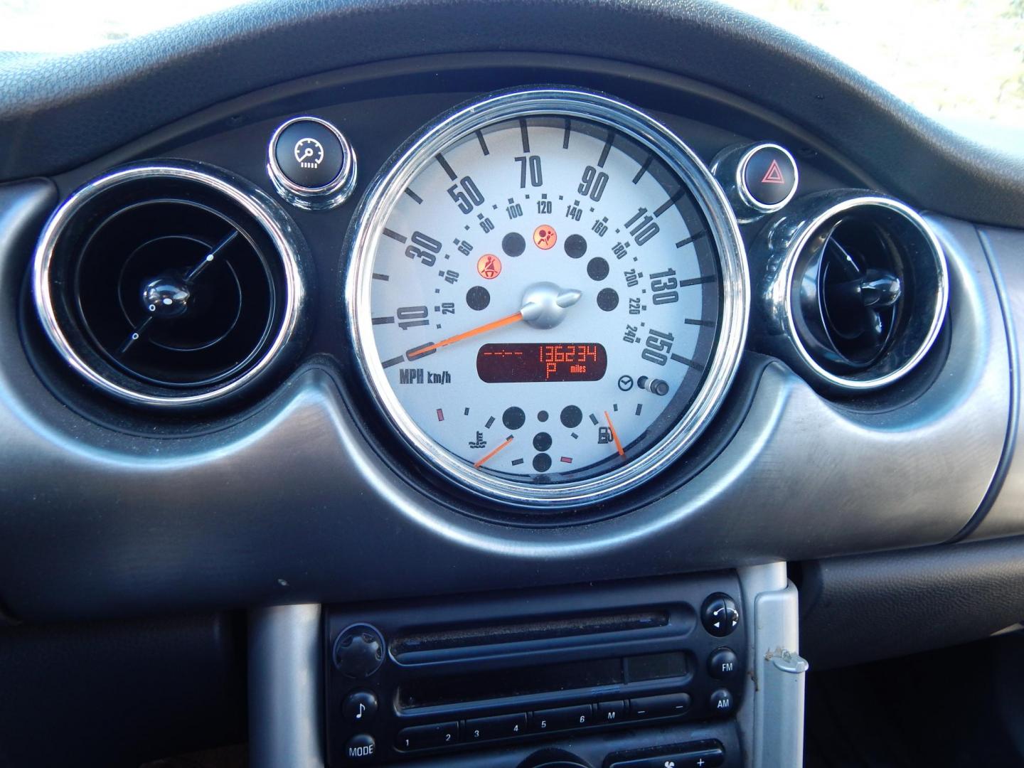 2008 Gray /Black leather Mini Cooper S Convertible (WMWRH33538T) with an 1.6L L4 DOHC 16V turbocharged engine, Automatic transmission, located at 6528 Lower York Road, New Hope, PA, 18938, (215) 862-9555, 40.358707, -74.977882 - Photo#22