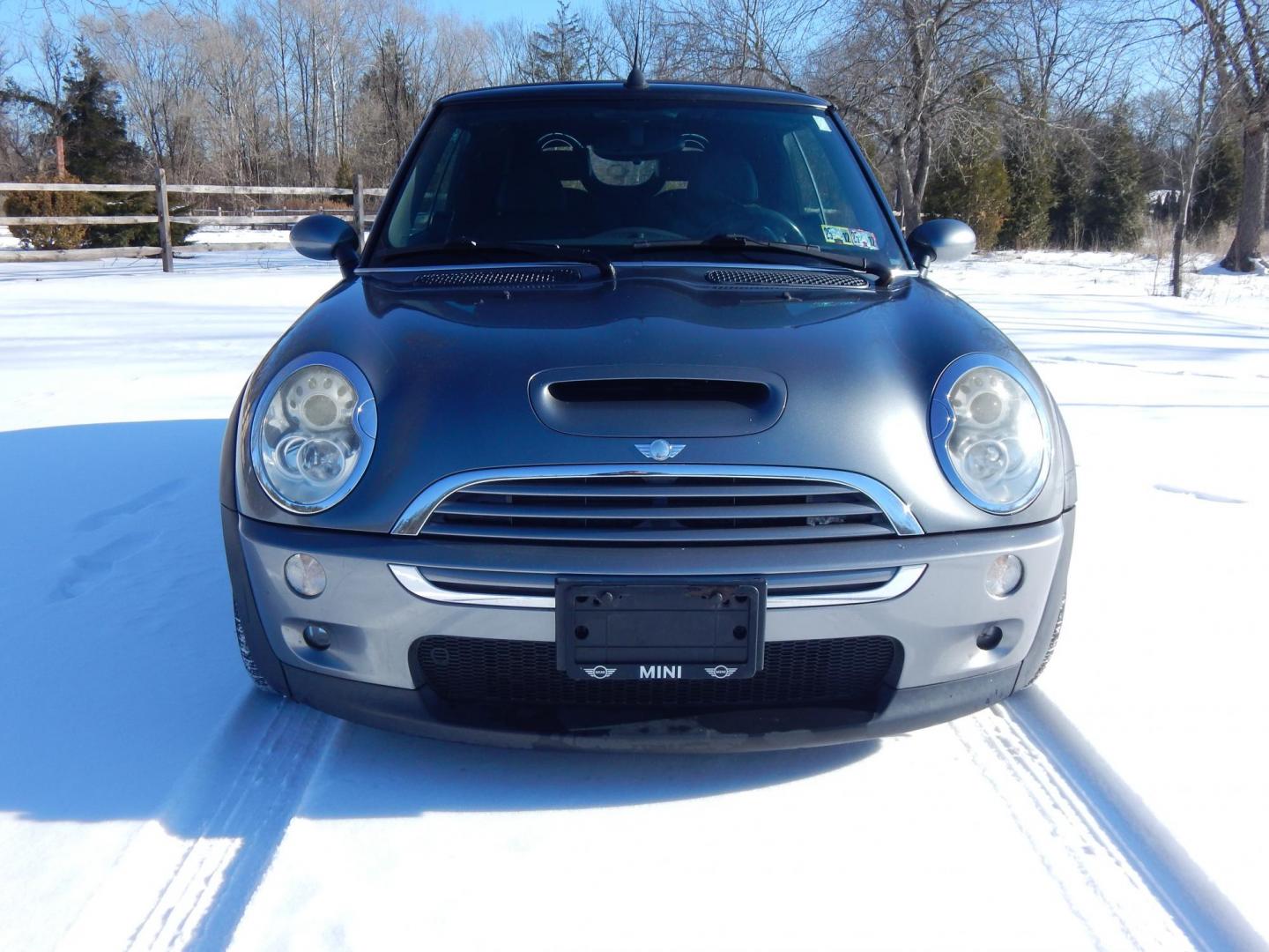 2008 Gray /Black leather Mini Cooper S Convertible (WMWRH33538T) with an 1.6L L4 DOHC 16V turbocharged engine, Automatic transmission, located at 6528 Lower York Road, New Hope, PA, 18938, (215) 862-9555, 40.358707, -74.977882 - Photo#9