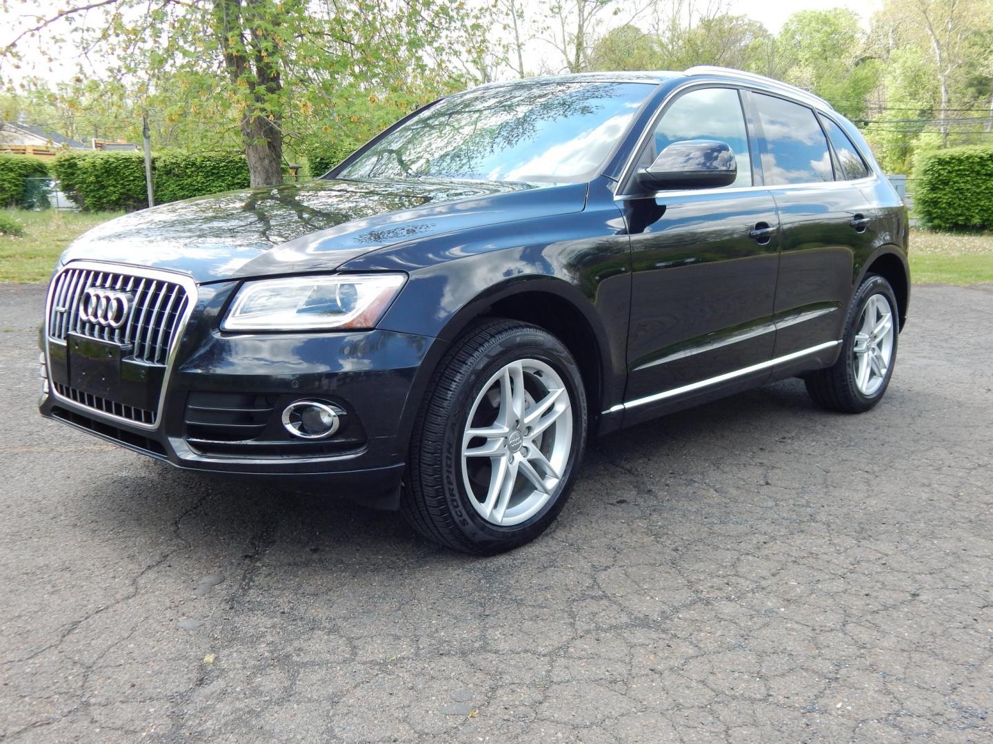 2014 Black /Brown Audi Q5 2.0 quattro Premium (WA1LFAFP0EA) with an 2.0L L4 DOHC 16V engine, 6-Speed Automatic transmission, located at 6528 Lower York Road, New Hope, PA, 18938, (215) 862-9555, 40.358707, -74.977882 - Here we have a 2014 Audi Q5 Premium Plus with a 2.0L inline 4 cylinder turbo engine putting power to all four wheels via an automatic transmission. Options include: brown leather, dual power seats, panoramic sunroof, push button start, dual climate controls, AM/FM/CD/MEDIA radio with navigation, til - Photo#0