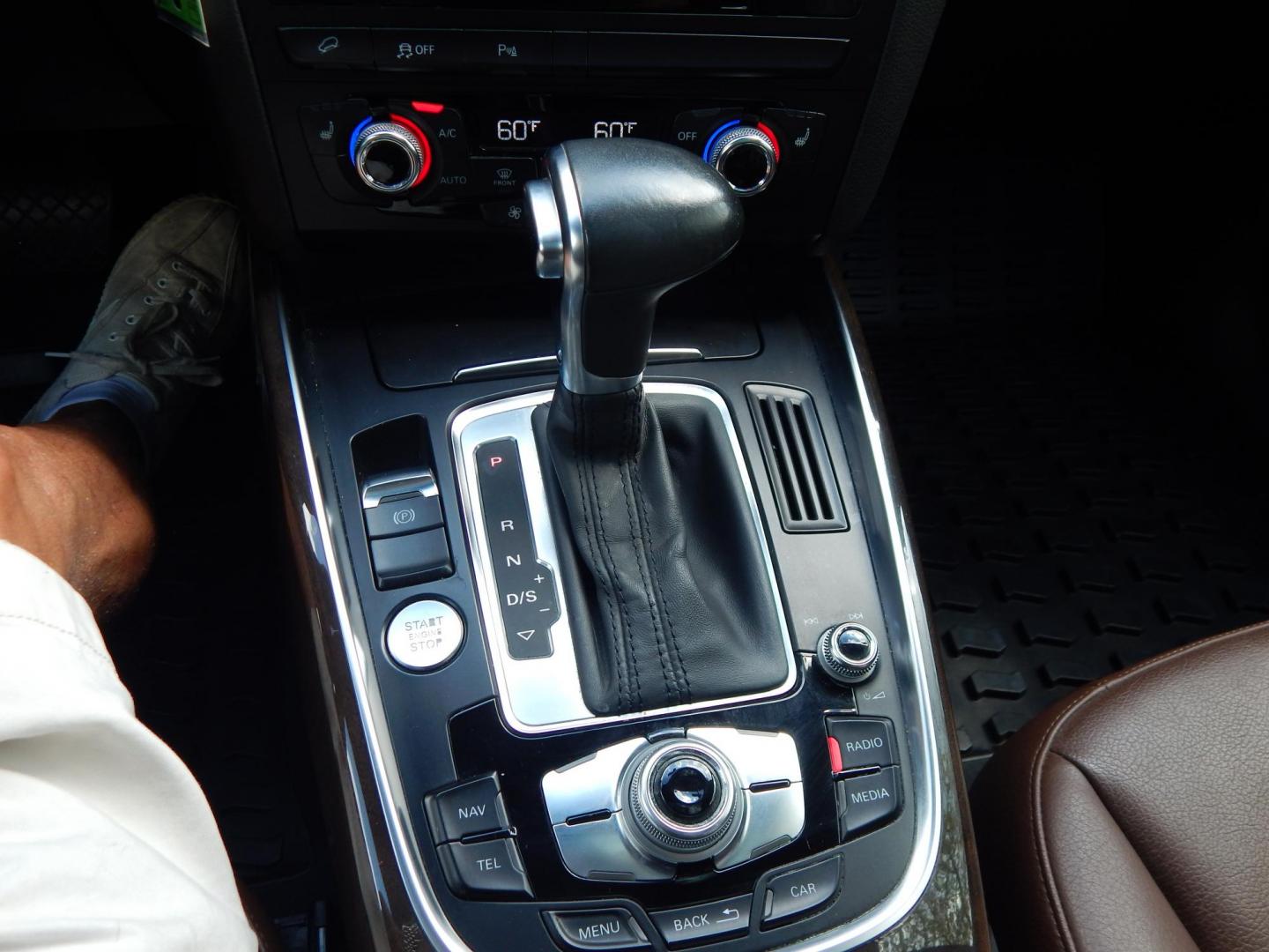 2014 Black /Brown Audi Q5 2.0 quattro Premium (WA1LFAFP0EA) with an 2.0L L4 DOHC 16V engine, 6-Speed Automatic transmission, located at 6528 Lower York Road, New Hope, PA, 18938, (215) 862-9555, 40.358707, -74.977882 - Here we have a 2014 Audi Q5 Premium Plus with a 2.0L inline 4 cylinder turbo engine putting power to all four wheels via an automatic transmission. Options include: brown leather, dual power seats, panoramic sunroof, push button start, dual climate controls, AM/FM/CD/MEDIA radio with navigation, til - Photo#23