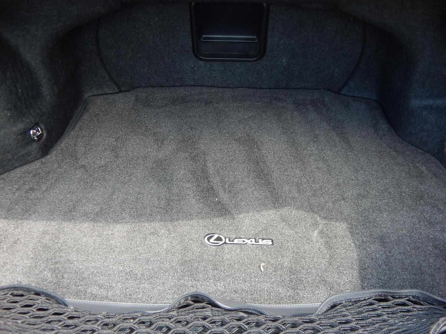 2018 Silver /black Lexus ES 350 Sedan (58ABK1GG2JU) with an 3.5L V6 DOHC 24V engine, 6A transmission, located at 6528 Lower York Road, New Hope, PA, 18938, (215) 862-9555, 40.358707, -74.977882 - Here we have a beautiful, 2 owner, Lexus ES350 with a 3.5L V6 putting power to the front wheels via a smooth shifting automatic transmission. Options include: black leather with wood trim, power front seats, memory drivers seat, power windows/locks/mirrors, cooled and heated front seats, dual climat - Photo#15