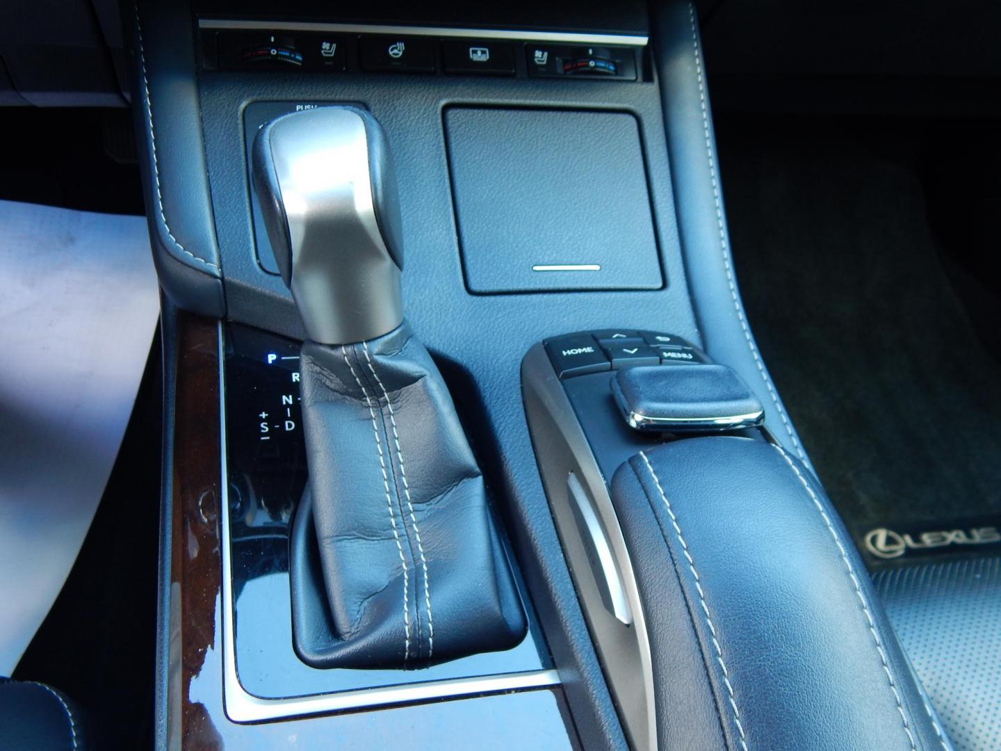 2018 Silver /black Lexus ES 350 Sedan (58ABK1GG2JU) with an 3.5L V6 DOHC 24V engine, 6A transmission, located at 6528 Lower York Road, New Hope, PA, 18938, (215) 862-9555, 40.358707, -74.977882 - Here we have a beautiful, 2 owner, Lexus ES350 with a 3.5L V6 putting power to the front wheels via a smooth shifting automatic transmission. Options include: black leather with wood trim, power front seats, memory drivers seat, power windows/locks/mirrors, cooled and heated front seats, dual climat - Photo#24
