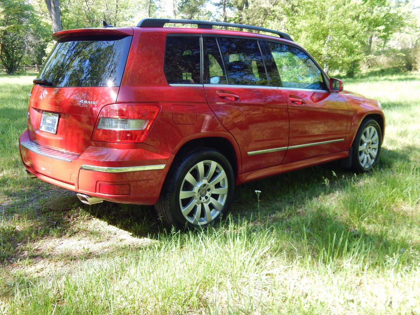 2011 Red /Black Mercedes-Benz GLK-Class GLK350 4MATIC (WDCGG8HB7BF) with an 3.5L V6 engine, 7-Speed Automatic transmission, located at 6528 Lower York Road, New Hope, PA, 18938, (215) 862-9555, 40.358707, -74.977882 - Photo#3