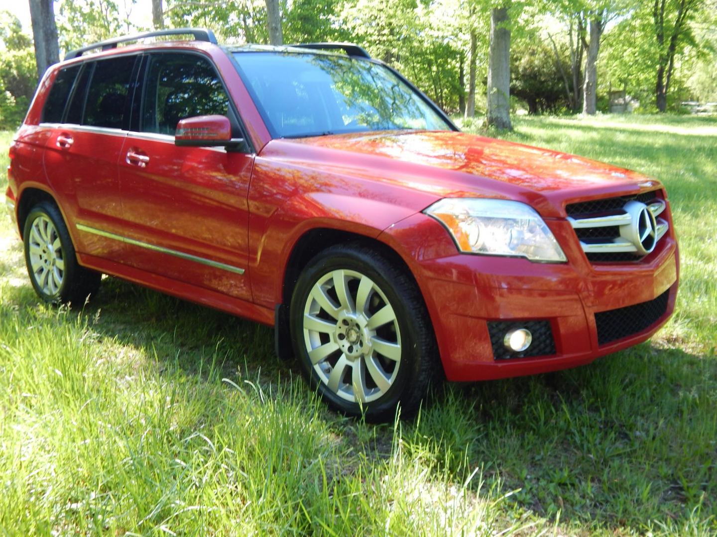 2011 Red /Black Mercedes-Benz GLK-Class GLK350 4MATIC (WDCGG8HB7BF) with an 3.5L V6 engine, 7-Speed Automatic transmission, located at 6528 Lower York Road, New Hope, PA, 18938, (215) 862-9555, 40.358707, -74.977882 - Photo#5