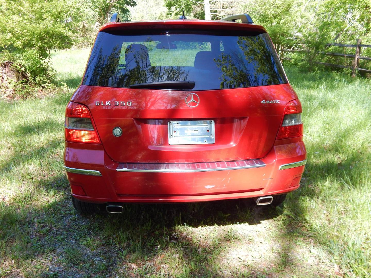 2011 Red /Black Mercedes-Benz GLK-Class GLK350 4MATIC (WDCGG8HB7BF) with an 3.5L V6 engine, 7-Speed Automatic transmission, located at 6528 Lower York Road, New Hope, PA, 18938, (215) 862-9555, 40.358707, -74.977882 - Photo#7