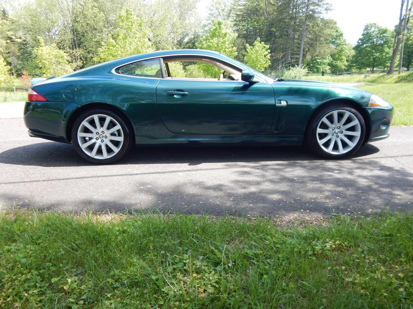 2008 Green /Tan Jaguar XK-Series XK Coupe (SAJWA43B285) with an 4.2L V8 DOHC 32V engine, 6-Speed Automatic Overdrive transmission, located at 6528 Lower York Road, New Hope, PA, 18938, (215) 862-9555, 40.358707, -74.977882 - Here we have a 2008 Jaguar XK with a 4.2L V8 putting power to the rear wheels via a smooth shifting automatic transmission. Options include: tan leather with wood trim, front power seats with memory, push button start, dual climate controls, heated front seats, navigation, AM/FM/CD/SAT radio with Al - Photo#4