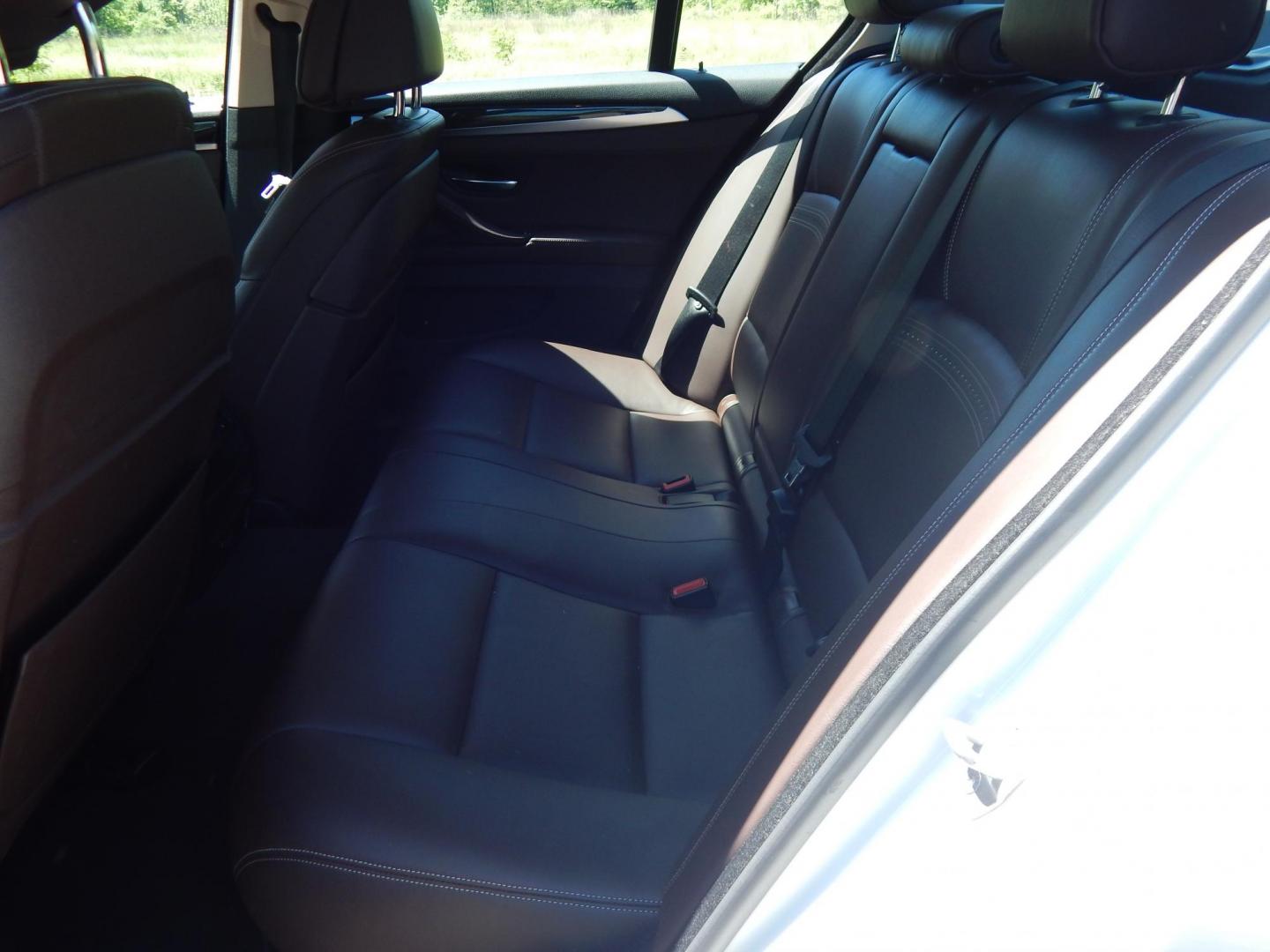 2014 White /Brown BMW 5-Series 528i xDrive (WBA5A7C50ED) with an 3.0L L6 DOHC 24V engine, 8-Speed Automatic transmission, located at 6528 Lower York Road, New Hope, PA, 18938, (215) 862-9555, 40.358707, -74.977882 - Here we have a beautiful running and driving BMW 5 series with a 2.0L 4 cylinder turbo engine putting power to all four wheels via a smooth shifting automatic transmission. Options include: brown leather with wood trim, dual power seats with memory settings, power sunroof, heated and cooled front se - Photo#10
