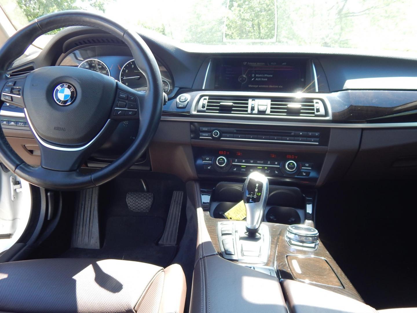 2014 White /Brown BMW 5-Series 528i xDrive (WBA5A7C50ED) with an 3.0L L6 DOHC 24V engine, 8-Speed Automatic transmission, located at 6528 Lower York Road, New Hope, PA, 18938, (215) 862-9555, 40.358707, -74.977882 - Here we have a beautiful running and driving BMW 5 series with a 2.0L 4 cylinder turbo engine putting power to all four wheels via a smooth shifting automatic transmission. Options include: brown leather with wood trim, dual power seats with memory settings, power sunroof, heated and cooled front se - Photo#11