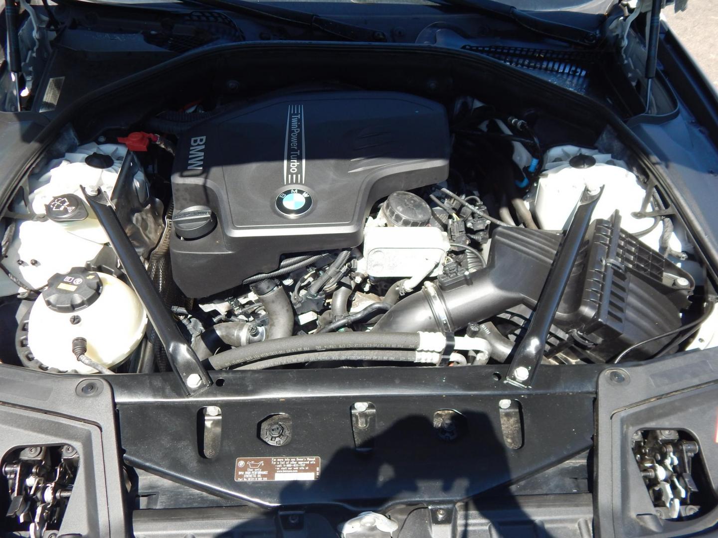 2014 White /Brown BMW 5-Series 528i xDrive (WBA5A7C50ED) with an 3.0L L6 DOHC 24V engine, 8-Speed Automatic transmission, located at 6528 Lower York Road, New Hope, PA, 18938, (215) 862-9555, 40.358707, -74.977882 - Here we have a beautiful running and driving BMW 5 series with a 2.0L 4 cylinder turbo engine putting power to all four wheels via a smooth shifting automatic transmission. Options include: brown leather with wood trim, dual power seats with memory settings, power sunroof, heated and cooled front se - Photo#16