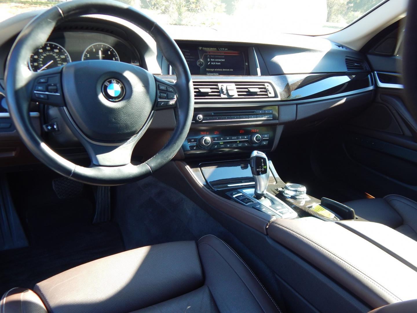 2014 White /Brown BMW 5-Series 528i xDrive (WBA5A7C50ED) with an 3.0L L6 DOHC 24V engine, 8-Speed Automatic transmission, located at 6528 Lower York Road, New Hope, PA, 18938, (215) 862-9555, 40.358707, -74.977882 - Here we have a beautiful running and driving BMW 5 series with a 2.0L 4 cylinder turbo engine putting power to all four wheels via a smooth shifting automatic transmission. Options include: brown leather with wood trim, dual power seats with memory settings, power sunroof, heated and cooled front se- Photo#14