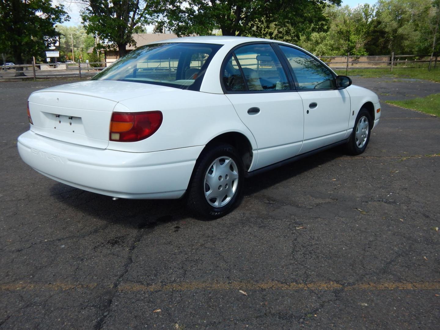 2002 White /Tan Saturn SL SL1 (1G8ZH52872Z) with an 1.9L L4 SOHC 8V engine, 4-Speed Automatic Overdrive transmission, located at 6528 Lower York Road, New Hope, PA, 18938, (215) 862-9555, 40.358707, -74.977882 - Here we have a very clean, one owner, low miles, Saturn SL1 with a 1.9L 4 cylinder engine putting power to the front wheels via an automatic transmission. Options include: tan cloth, manual moving seats, tilt steering wheel, roll up windows, cold AC, heat, manual locks, manual adjusting side view mi - Photo#3