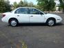 2002 White /Tan Saturn SL SL1 (1G8ZH52872Z) with an 1.9L L4 SOHC 8V engine, 4-Speed Automatic Overdrive transmission, located at 6528 Lower York Road, New Hope, PA, 18938, (215) 862-9555, 40.358707, -74.977882 - Here we have a very clean, one owner, low miles, Saturn SL1 with a 1.9L 4 cylinder engine putting power to the front wheels via an automatic transmission. Options include: tan cloth, manual moving seats, tilt steering wheel, roll up windows, cold AC, heat, manual locks, manual adjusting side view mi - Photo#4