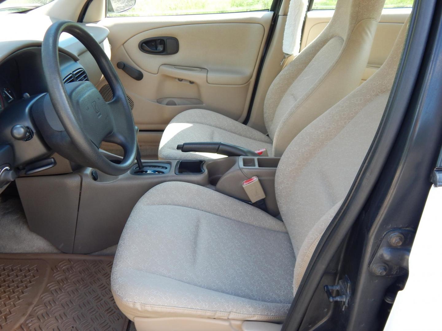2002 White /Tan Saturn SL SL1 (1G8ZH52872Z) with an 1.9L L4 SOHC 8V engine, 4-Speed Automatic Overdrive transmission, located at 6528 Lower York Road, New Hope, PA, 18938, (215) 862-9555, 40.358707, -74.977882 - Here we have a very clean, one owner, low miles, Saturn SL1 with a 1.9L 4 cylinder engine putting power to the front wheels via an automatic transmission. Options include: tan cloth, manual moving seats, tilt steering wheel, roll up windows, cold AC, heat, manual locks, manual adjusting side view mi - Photo#9
