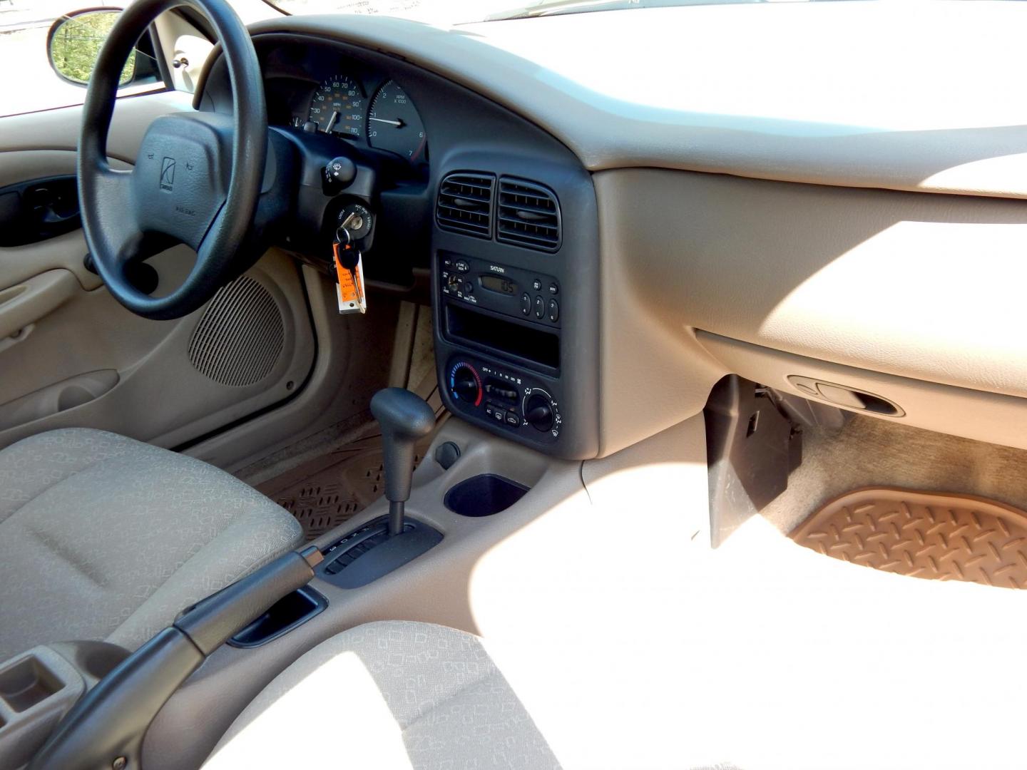 2002 White /Tan Saturn SL SL1 (1G8ZH52872Z) with an 1.9L L4 SOHC 8V engine, 4-Speed Automatic Overdrive transmission, located at 6528 Lower York Road, New Hope, PA, 18938, (215) 862-9555, 40.358707, -74.977882 - Here we have a very clean, one owner, low miles, Saturn SL1 with a 1.9L 4 cylinder engine putting power to the front wheels via an automatic transmission. Options include: tan cloth, manual moving seats, tilt steering wheel, roll up windows, cold AC, heat, manual locks, manual adjusting side view mi - Photo#16
