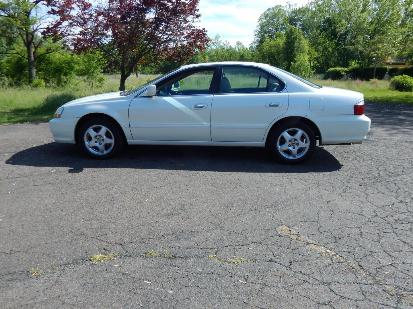 2003 White /Tan Acura TL 3.2TL (19UUA56633A) with an 3.2L V6 SOHC 24V engine, 5-Speed Automatic Overdrive transmission, located at 6528 Lower York Road, New Hope, PA, 18938, (215) 862-9555, 40.358707, -74.977882 - Here we have a Acura TL with a 3.2L V6 putting power to the front wheels via a smooth shifting automatic transmission. Options include: tan leather with wood trim, dual power seats, drivers memory seats, heated front seats, AC and heat, AM/FM/CD/TAPE radio, cruise control, sunroof, tilt steering whe - Photo#1