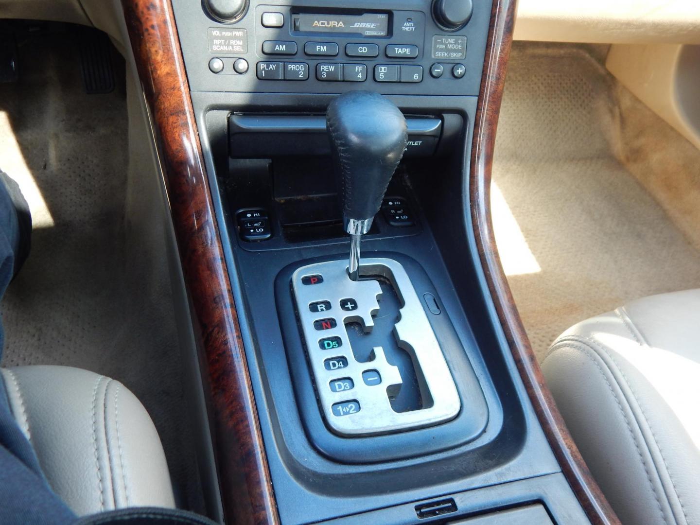 2003 White /Tan Acura TL 3.2TL (19UUA56633A) with an 3.2L V6 SOHC 24V engine, 5-Speed Automatic Overdrive transmission, located at 6528 Lower York Road, New Hope, PA, 18938, (215) 862-9555, 40.358707, -74.977882 - Here we have a Acura TL with a 3.2L V6 putting power to the front wheels via a smooth shifting automatic transmission. Options include: tan leather with wood trim, dual power seats, drivers memory seats, heated front seats, AC and heat, AM/FM/CD/TAPE radio, cruise control, sunroof, tilt steering whe - Photo#22