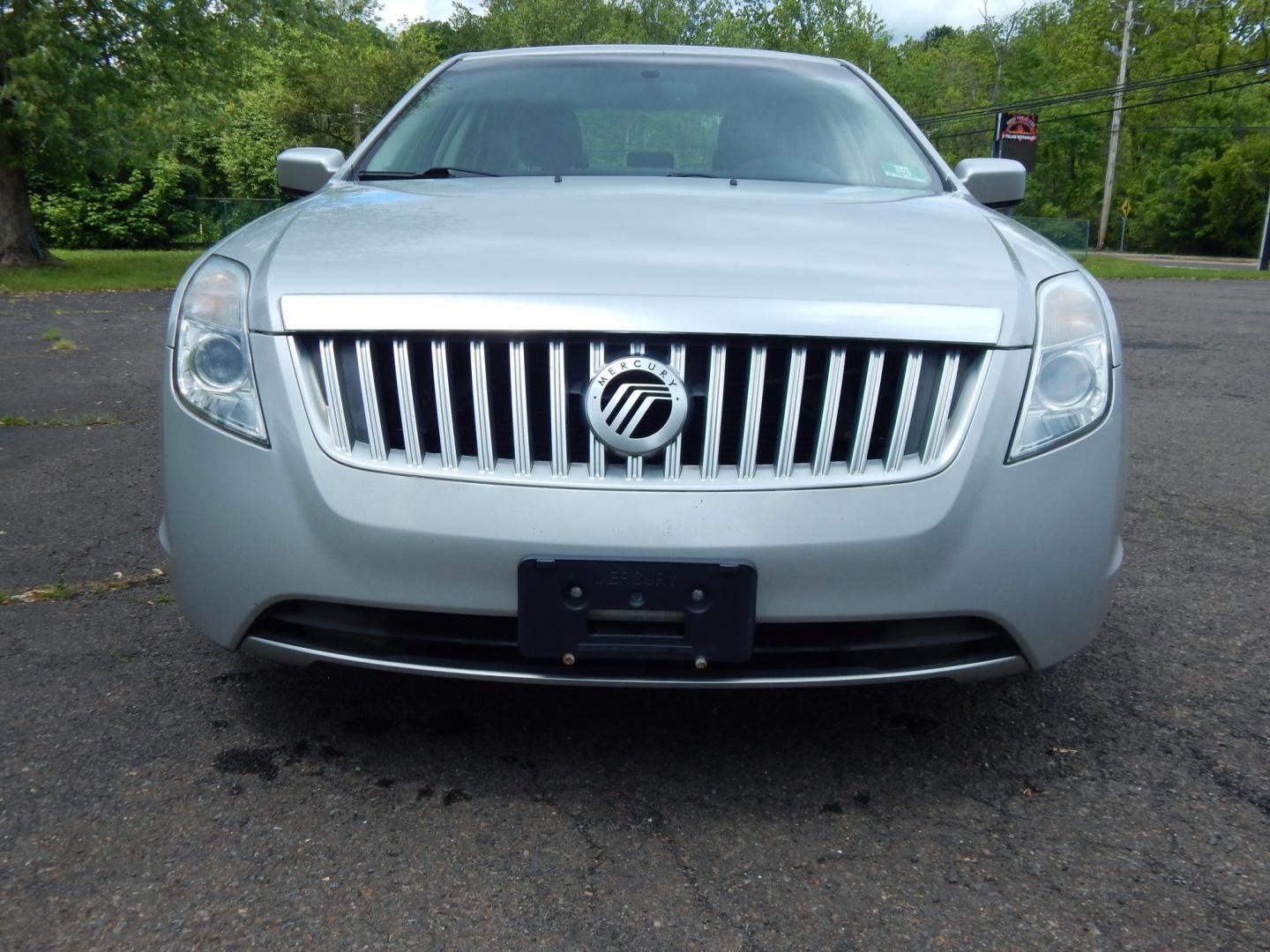 2010 Gray /Black Mercury Milan I4 (3MEHM0HA2AR) with an 2.5L L4 DOHC 16V engine, Automatic transmission, located at 6528 Lower York Road, New Hope, PA, 18938, (215) 862-9555, 40.358707, -74.977882 - Here we have a Mercury Milan with a 2.5L 4 cylinder engine putting power to the front wheels via a smooth shifting automatic transmission. Options include: black cloth, power sliding drivers seat, heat/ac, front/rear windshield defrost, am/fm/cd/aux/xm radio, sunroof, tilt steering wheel, cruise con - Photo#6