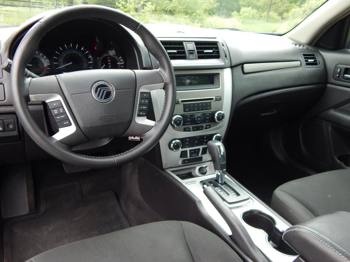 2010 Gray /Black Mercury Milan I4 (3MEHM0HA2AR) with an 2.5L L4 DOHC 16V engine, Automatic transmission, located at 6528 Lower York Road, New Hope, PA, 18938, (215) 862-9555, 40.358707, -74.977882 - Here we have a Mercury Milan with a 2.5L 4 cylinder engine putting power to the front wheels via a smooth shifting automatic transmission. Options include: black cloth, power sliding drivers seat, heat/ac, front/rear windshield defrost, am/fm/cd/aux/xm radio, sunroof, tilt steering wheel, cruise con - Photo#11