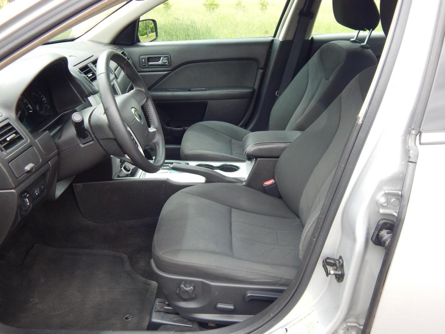 2010 Gray /Black Mercury Milan I4 (3MEHM0HA2AR) with an 2.5L L4 DOHC 16V engine, Automatic transmission, located at 6528 Lower York Road, New Hope, PA, 18938, (215) 862-9555, 40.358707, -74.977882 - Here we have a Mercury Milan with a 2.5L 4 cylinder engine putting power to the front wheels via a smooth shifting automatic transmission. Options include: black cloth, power sliding drivers seat, heat/ac, front/rear windshield defrost, am/fm/cd/aux/xm radio, sunroof, tilt steering wheel, cruise con - Photo#9