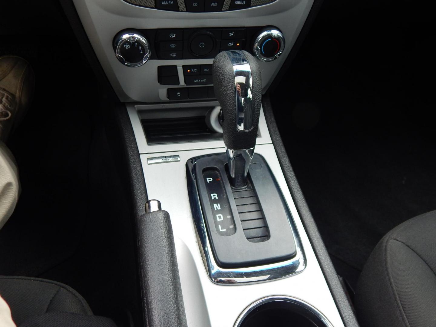 2010 Gray /Black Mercury Milan I4 (3MEHM0HA2AR) with an 2.5L L4 DOHC 16V engine, Automatic transmission, located at 6528 Lower York Road, New Hope, PA, 18938, (215) 862-9555, 40.358707, -74.977882 - Here we have a Mercury Milan with a 2.5L 4 cylinder engine putting power to the front wheels via a smooth shifting automatic transmission. Options include: black cloth, power sliding drivers seat, heat/ac, front/rear windshield defrost, am/fm/cd/aux/xm radio, sunroof, tilt steering wheel, cruise con - Photo#23