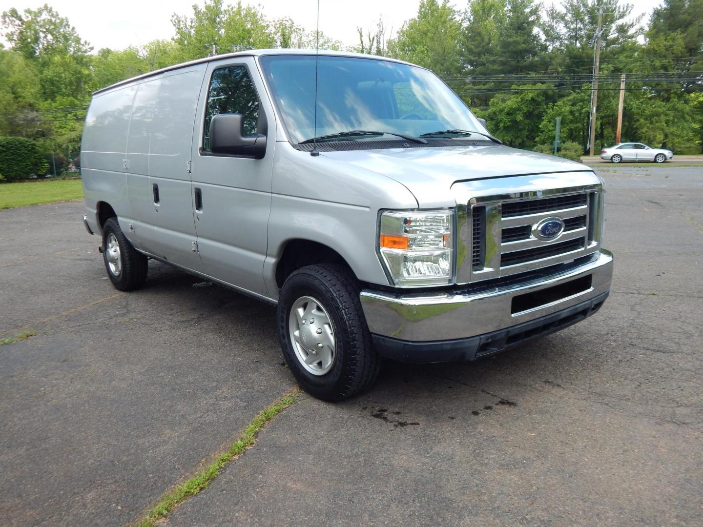 2013 Silver /Gray Ford E-Series Van E-250 (1FTNE2EL5DD) with an 5.4L V8 SOHC 16V FFV engine, 4-Speed Automatic transmission, located at 6528 Lower York Road, New Hope, PA, 18938, (215) 862-9555, 40.358707, -74.977882 - Here we have a very nice, one owner and no accident, 2013 Ford E250 cargo van with a 5.4L V8 putting power to the rear wheels via a smooth shifting automatic transmission. Options include: gray cloth, heat, AC, manual moving seats, power windows/locks/mirrors, tilt steering wheel, radio, tow hitch, - Photo#5