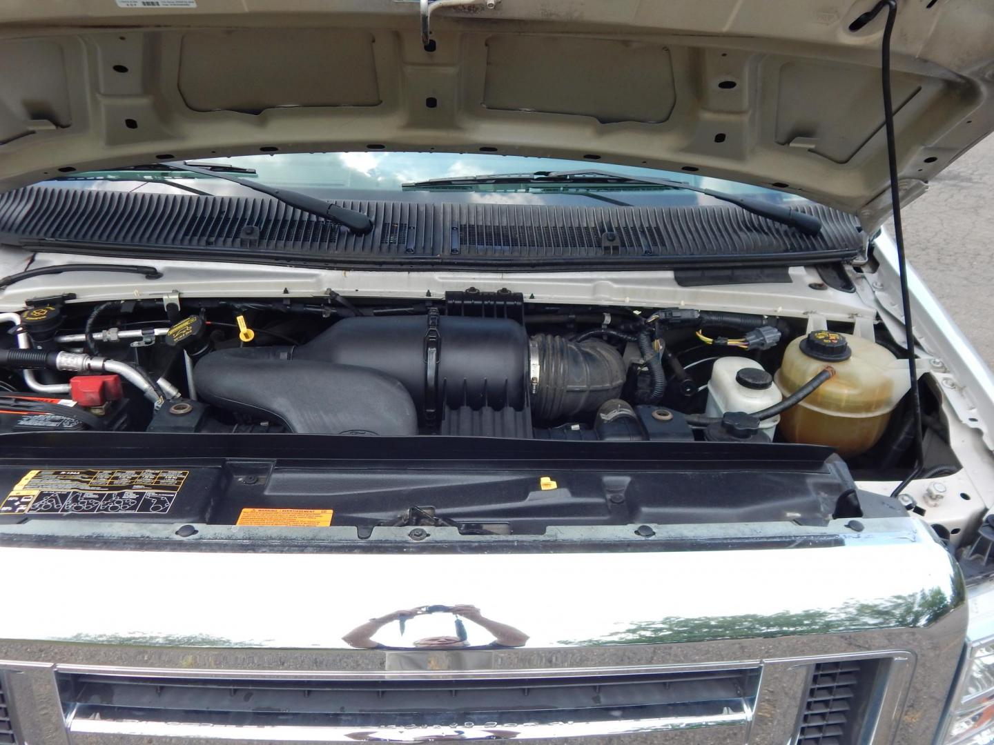 2013 Silver /Gray Ford E-Series Van E-250 (1FTNE2EL5DD) with an 5.4L V8 SOHC 16V FFV engine, 4-Speed Automatic transmission, located at 6528 Lower York Road, New Hope, PA, 18938, (215) 862-9555, 40.358707, -74.977882 - Here we have a very nice, one owner and no accident, 2013 Ford E250 cargo van with a 5.4L V8 putting power to the rear wheels via a smooth shifting automatic transmission. Options include: gray cloth, heat, AC, manual moving seats, power windows/locks/mirrors, tilt steering wheel, radio, tow hitch, - Photo#22