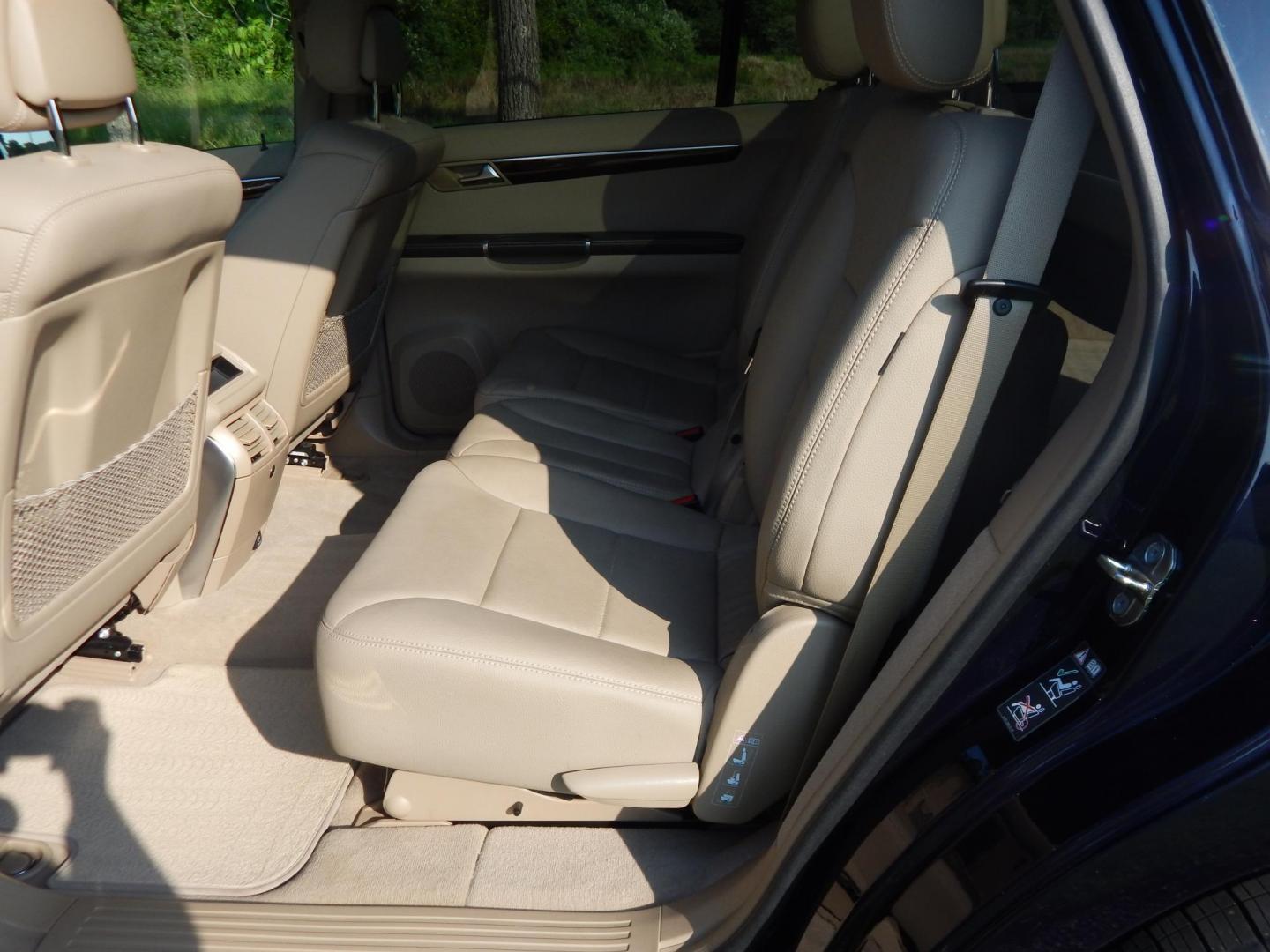 2012 Blue /Tan Mercedes-Benz R-Class R350 4MATIC w/ 3rd Row (4JGCB5HE8CA) with an 3.5L V6 DOHC 24V engine, 7-Speed Automatic transmission, located at 6528 Lower York Road, New Hope, PA, 18938, (215) 862-9555, 40.358707, -74.977882 - Here we have a very clean, low milage, one owner, no accident Mercedes R-Class with a 3.5L V6 putting power to all four wheels via a smooth shifting automatic transmission. Options include: tan leather, keyless entry, dual power seats, heated front seats, dual climate controls, am/fm/sat/cd/aux radi - Photo#11