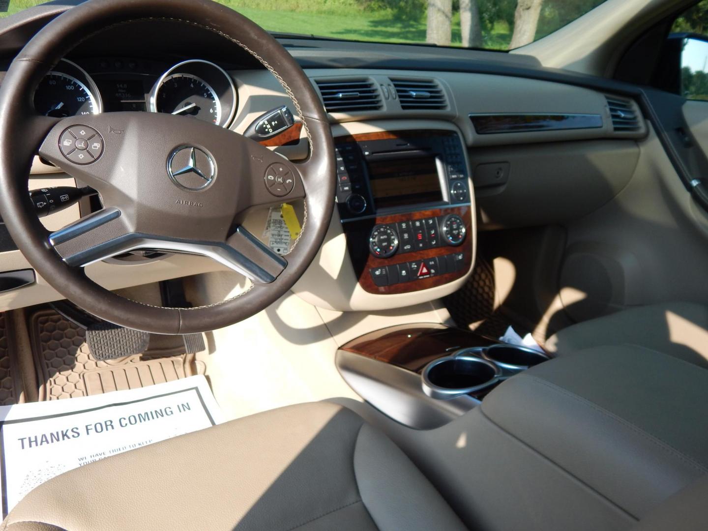 2012 Blue /Tan Mercedes-Benz R-Class R350 4MATIC w/ 3rd Row (4JGCB5HE8CA) with an 3.5L V6 DOHC 24V engine, 7-Speed Automatic transmission, located at 6528 Lower York Road, New Hope, PA, 18938, (215) 862-9555, 40.358707, -74.977882 - Here we have a very clean, low milage, one owner, no accident Mercedes R-Class with a 3.5L V6 putting power to all four wheels via a smooth shifting automatic transmission. Options include: tan leather, keyless entry, dual power seats, heated front seats, dual climate controls, am/fm/sat/cd/aux radi - Photo#12