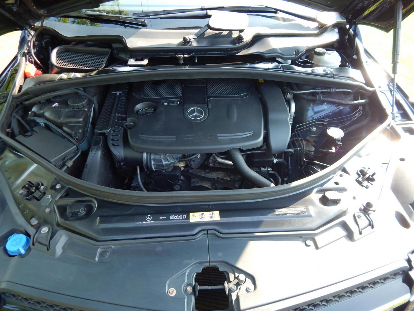 2012 Blue /Tan Mercedes-Benz R-Class R350 4MATIC w/ 3rd Row (4JGCB5HE8CA) with an 3.5L V6 DOHC 24V engine, 7-Speed Automatic transmission, located at 6528 Lower York Road, New Hope, PA, 18938, (215) 862-9555, 40.358707, -74.977882 - Here we have a very clean, low milage, one owner, no accident Mercedes R-Class with a 3.5L V6 putting power to all four wheels via a smooth shifting automatic transmission. Options include: tan leather, keyless entry, dual power seats, heated front seats, dual climate controls, am/fm/sat/cd/aux radi - Photo#21