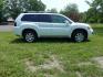 2011 White /Black Mitsubishi Endeavor LS AWD (4A4JN2AS8BE) with an 3.8L V6 SOHC 24V engine, 4-Speed Automatic transmission, located at 6528 Lower York Road, New Hope, PA, 18938, (215) 862-9555, 40.358707, -74.977882 - Here we have a very clean Mitsubishi Endeavor with a 3.8L V6 putting power to all four wheels via a smooth shifting automatic transmission. Options include: manual moving front seats, AC/heat, AM/FM/CD radio, cruise control, fog lights, power windows/locks, tilt steering wheel, roof rails, 17 inch a - Photo#4